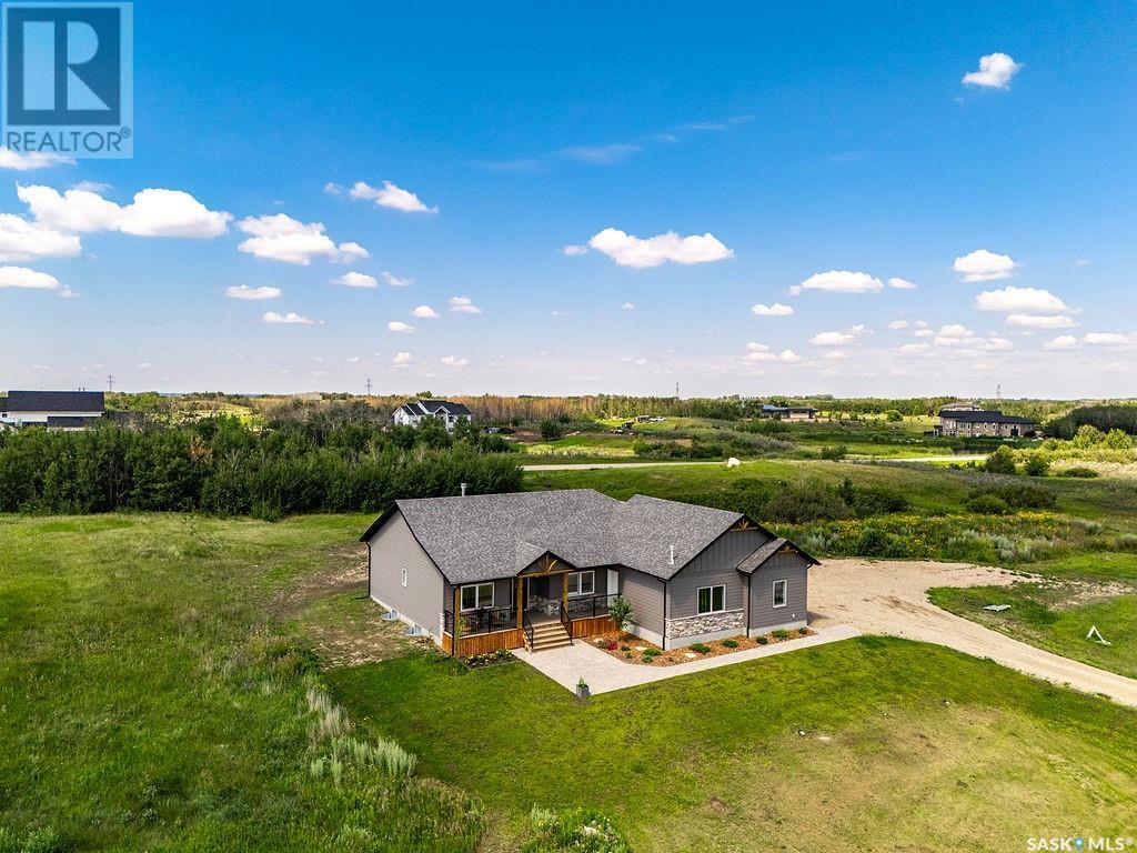 <h3>$1,090,000</h3><p>10 Applewood Place, Corman Park Rm No. 344, Saskatchewan</p>