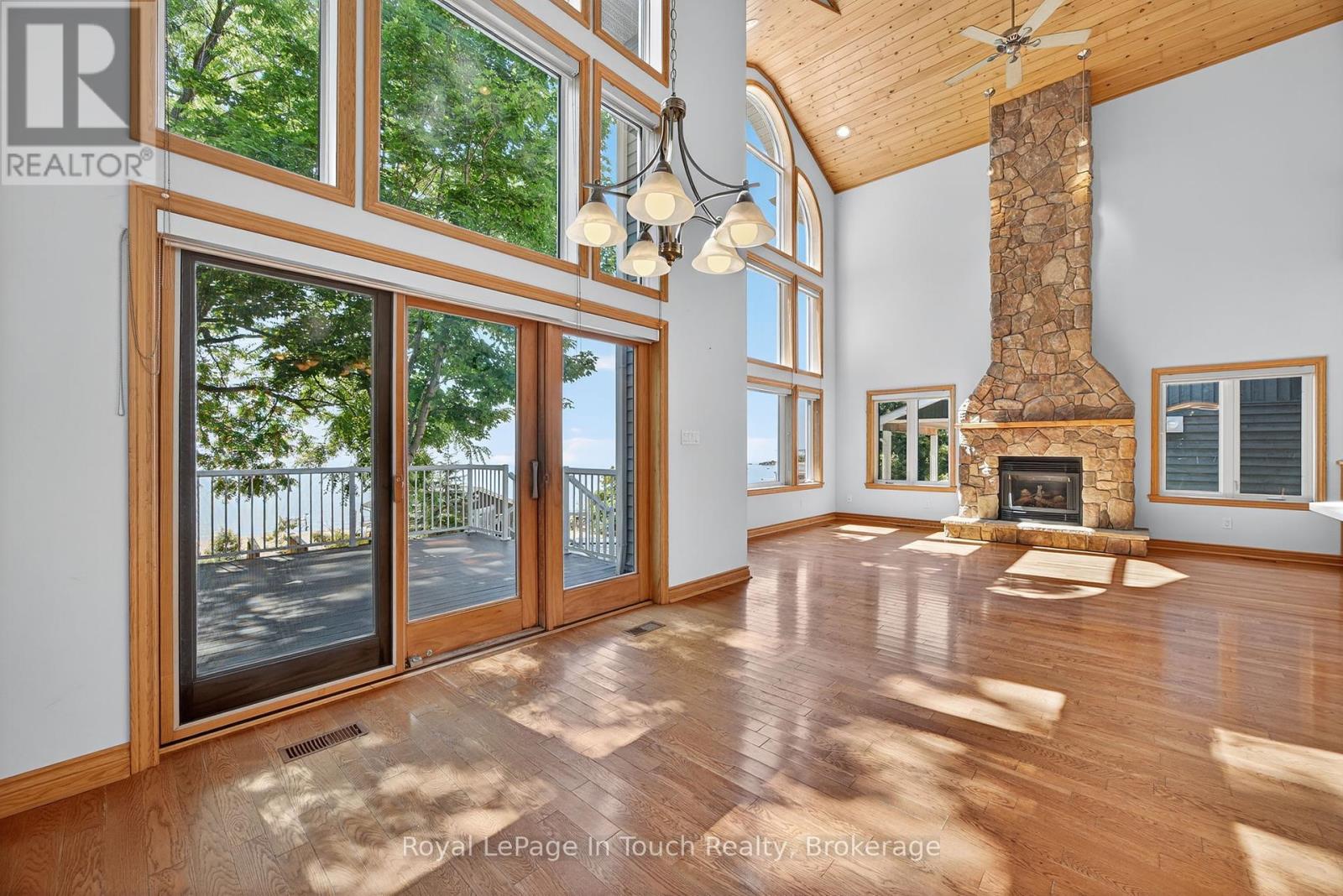 44 Tiny Beaches Road S, Tiny, Ontario L0L 2J0 - Photo 14 - S12307559