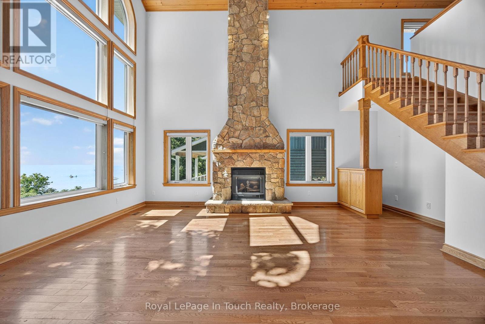 44 Tiny Beaches Road S, Tiny, Ontario L0L 2J0 - Photo 18 - S12307559