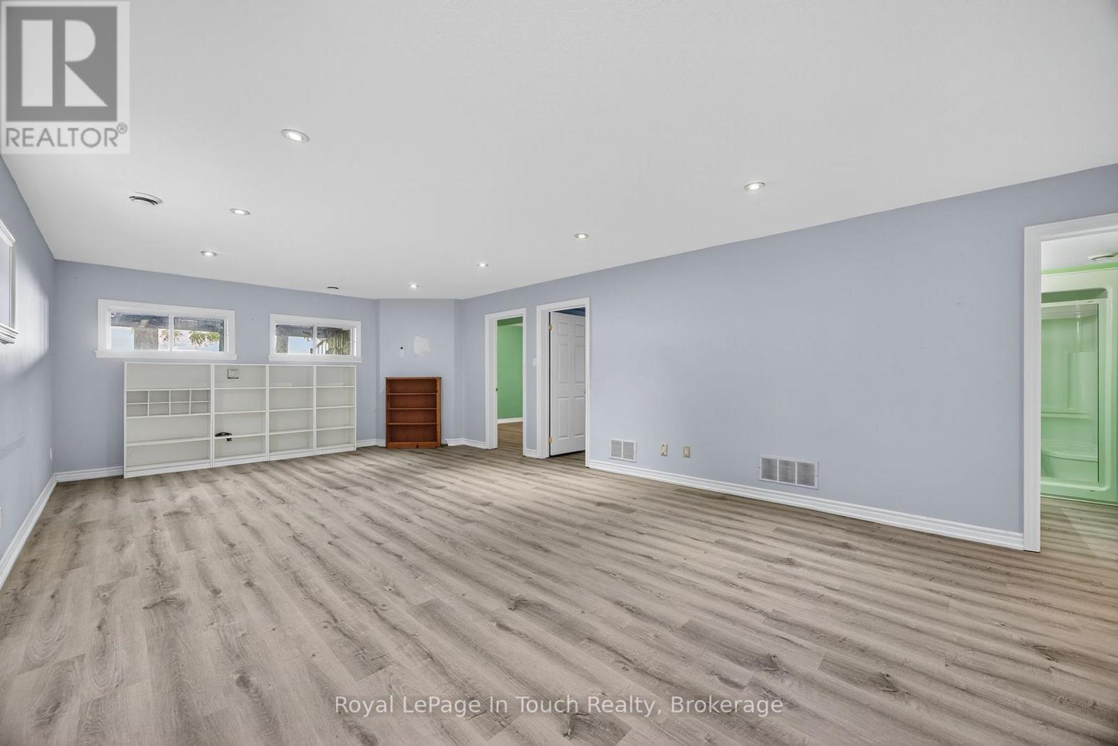 44 Tiny Beaches Road S, Tiny, Ontario L0L 2J0 - Photo 30 - S12307559