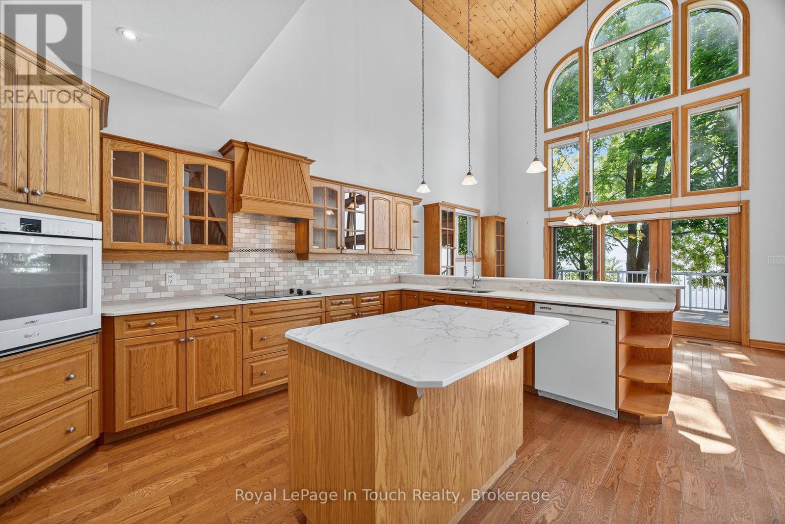 44 Tiny Beaches Road S, Tiny, Ontario L0L 2J0 - Photo 8 - S12307559