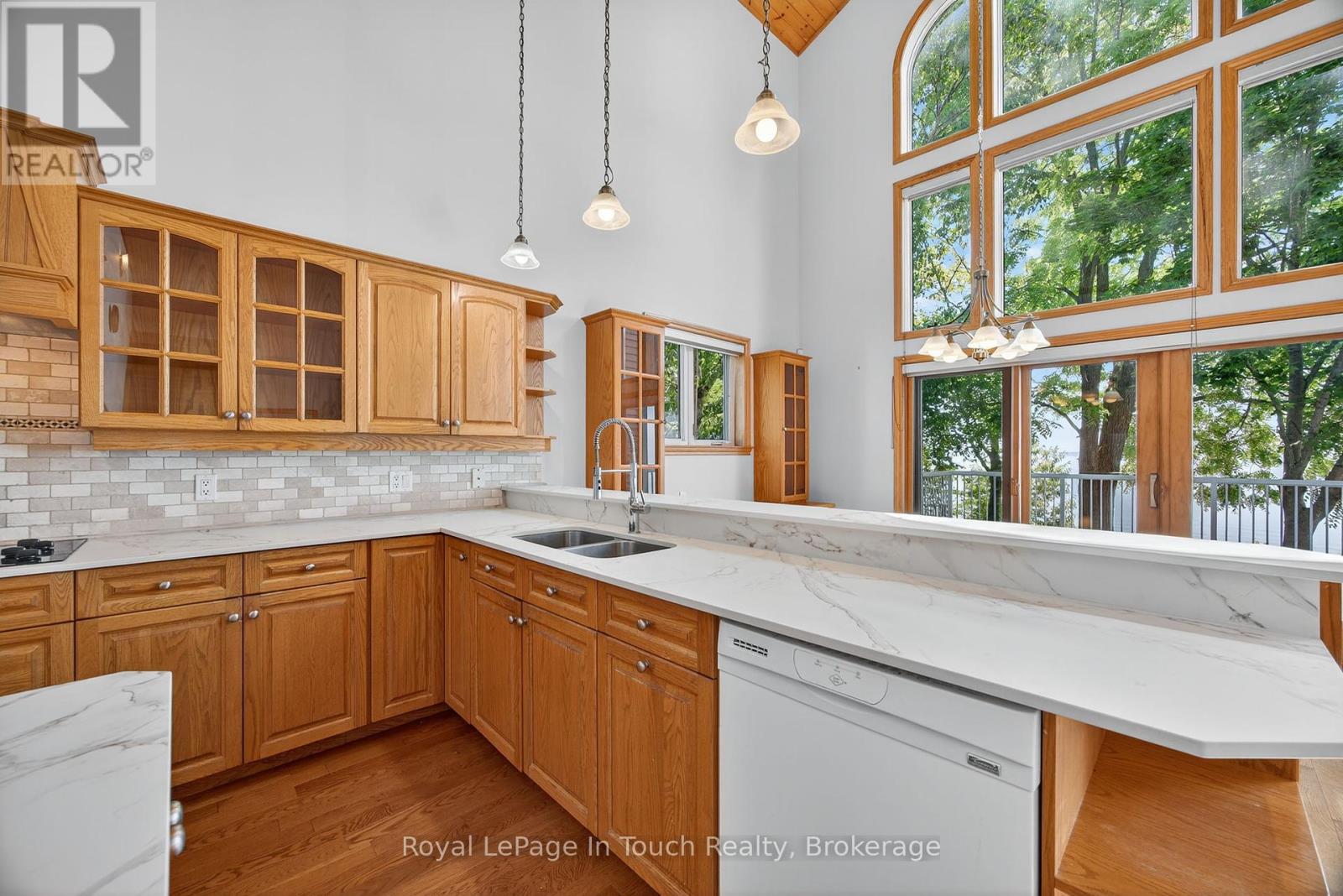 44 Tiny Beaches Road S, Tiny, Ontario L0L 2J0 - Photo 9 - S12307559