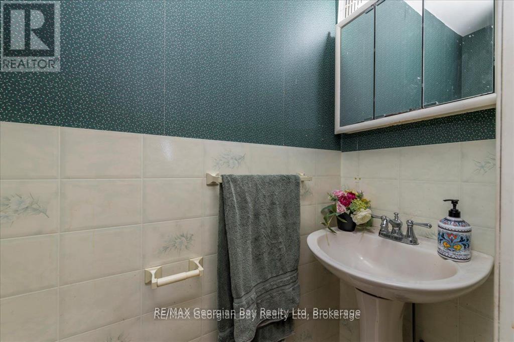 579 Marshall Road, Tiny, Ontario  L4R 0E3 - Photo 13 - S12307617