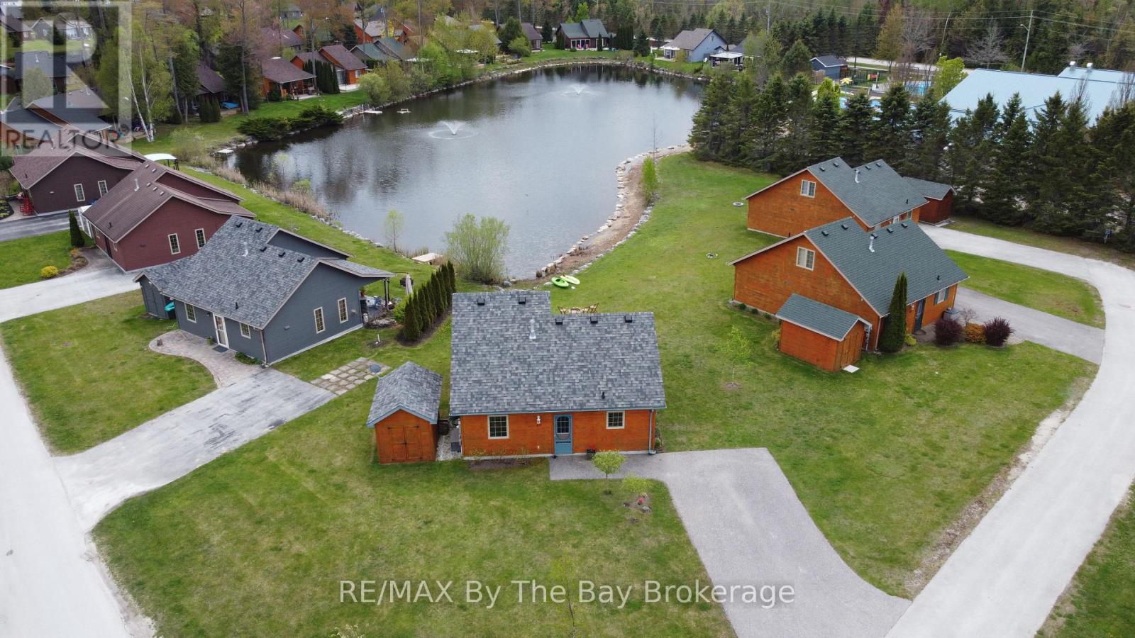 49 Cabin Crescent, Wasaga Beach, Ontario  L9Z 1X7 - Photo 1 - S12307678