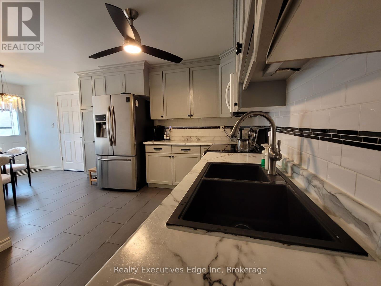 304 Westwood Drive, Kitchener, Ontario  N2M 2L4 - Photo 13 - X12307653