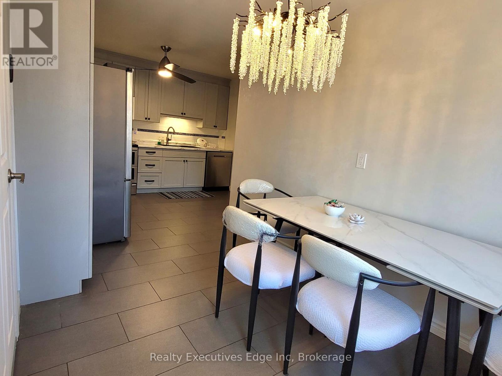 304 Westwood Drive, Kitchener, Ontario  N2M 2L4 - Photo 15 - X12307653