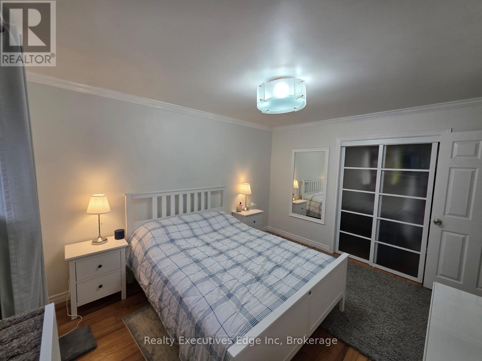 304 Westwood Drive, Kitchener, Ontario  N2M 2L4 - Photo 9 - X12307653