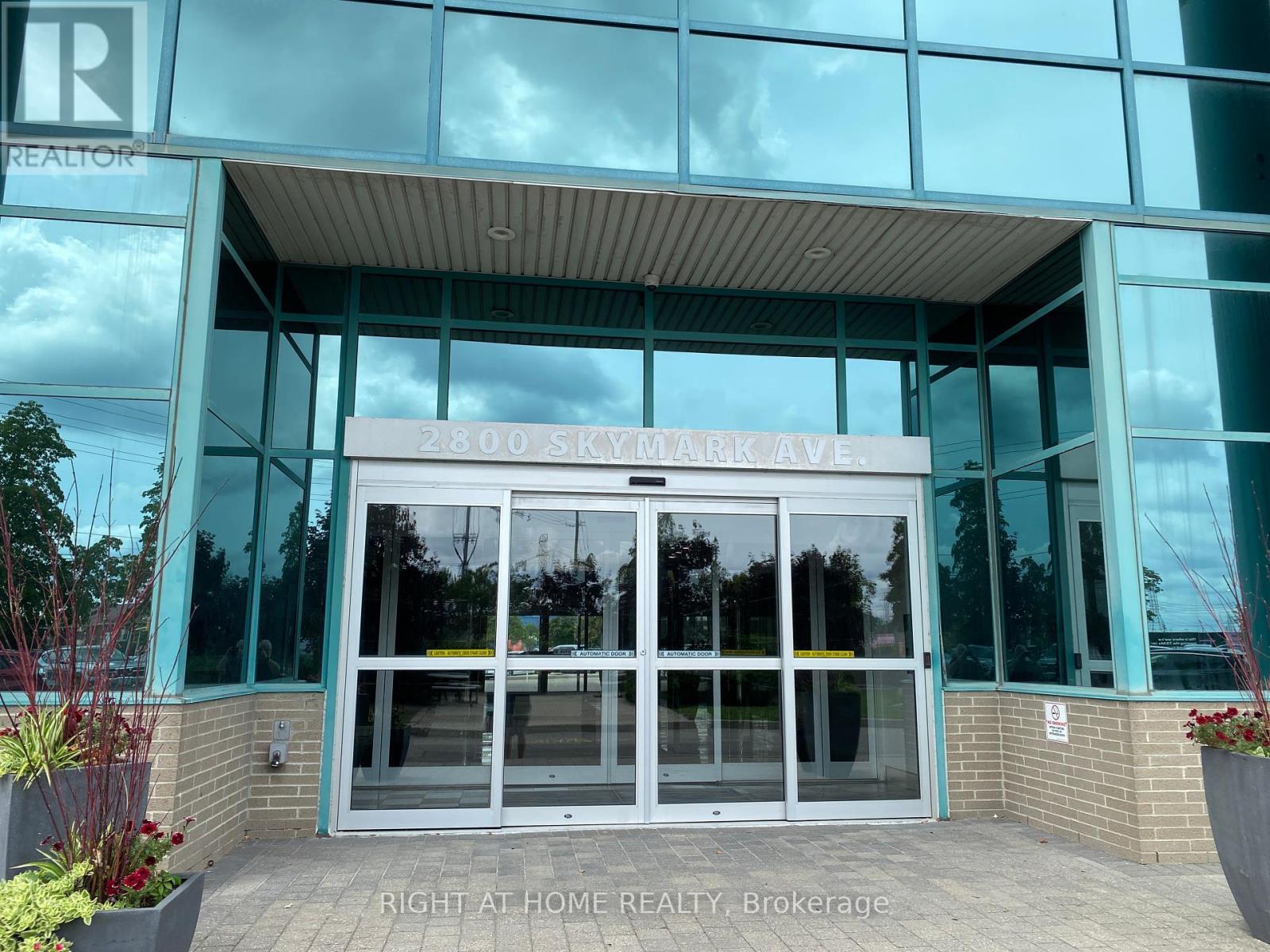 32 - 2800 Skymark Avenue, Mississauga, Ontario  L4W 5A6 - Photo 5 - W12274384