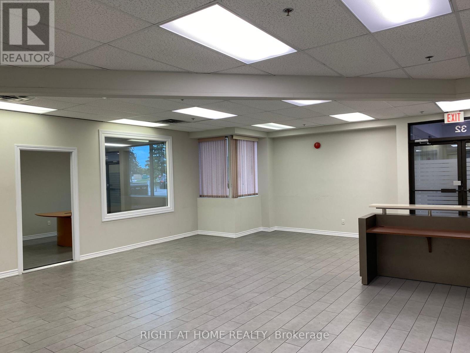 32 - 2800 Skymark Avenue, Mississauga, Ontario  L4W 5A6 - Photo 11 - W12274384