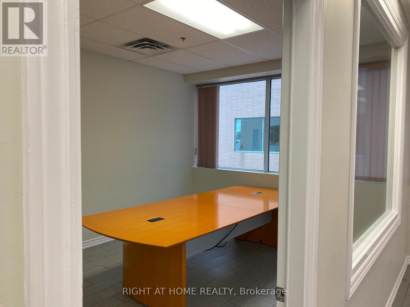 32 - 2800 Skymark Avenue, Mississauga, Ontario  L4W 5A6 - Photo 12 - W12274384