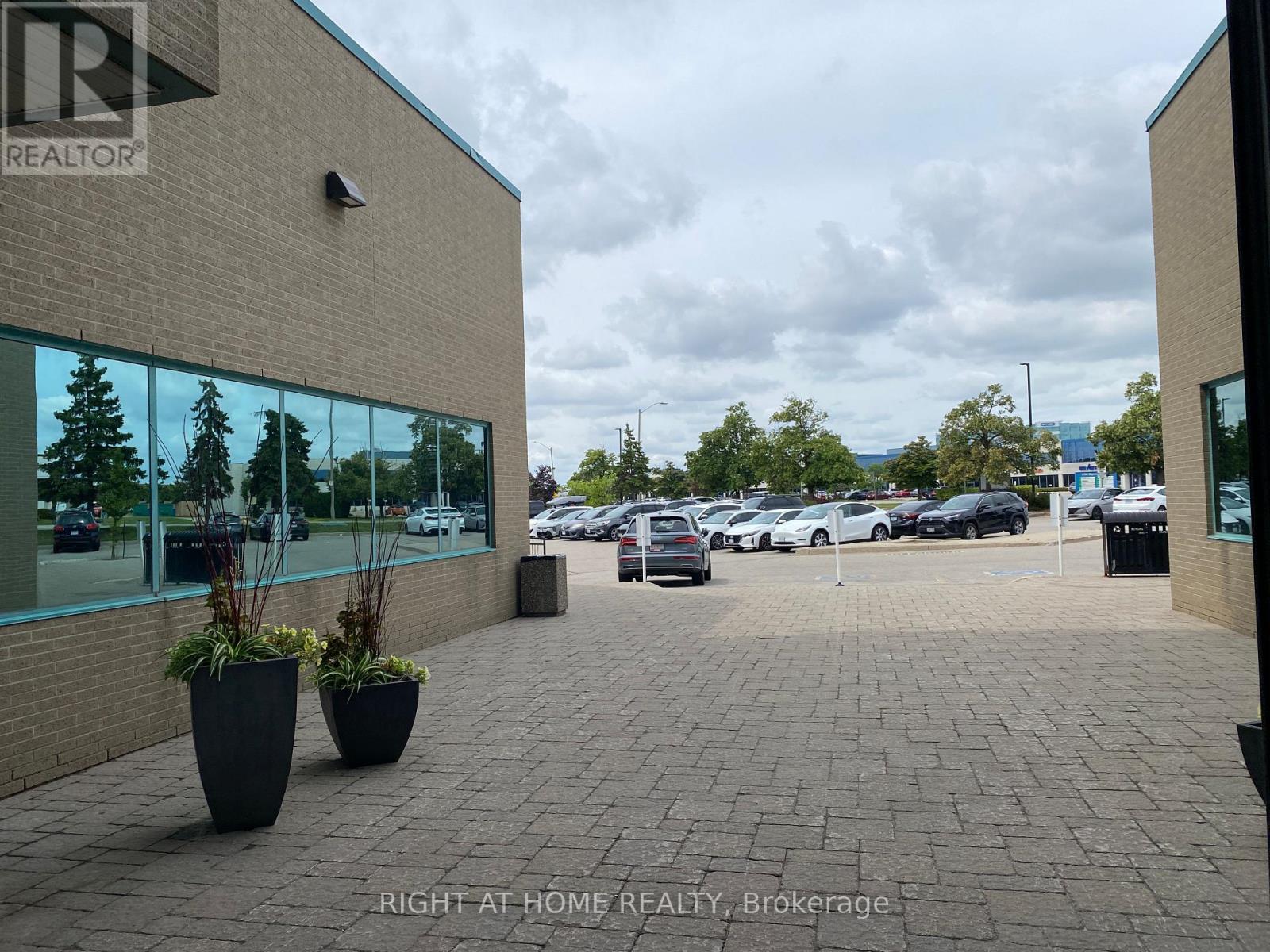 32 - 2800 Skymark Avenue, Mississauga, Ontario  L4W 5A6 - Photo 20 - W12274384