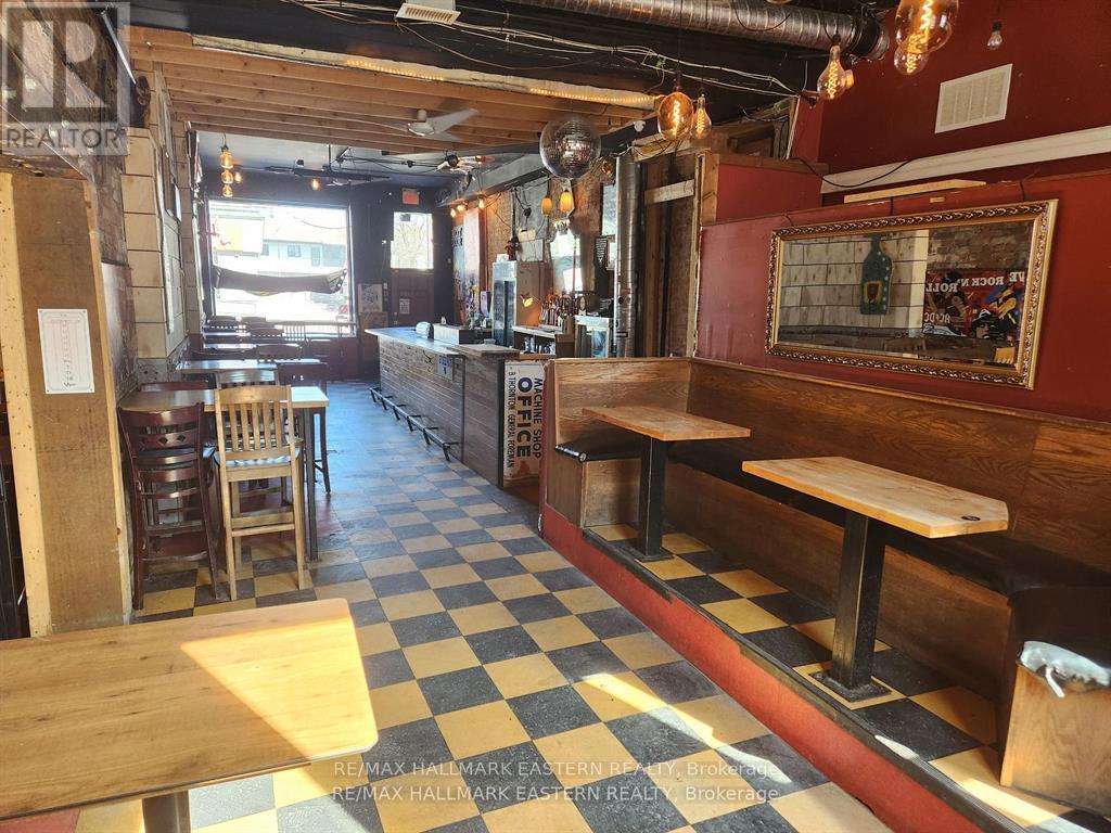 199 Hunter Street, Peterborough Central, Ontario  K9H 2L1 - Photo 8 - X12307584