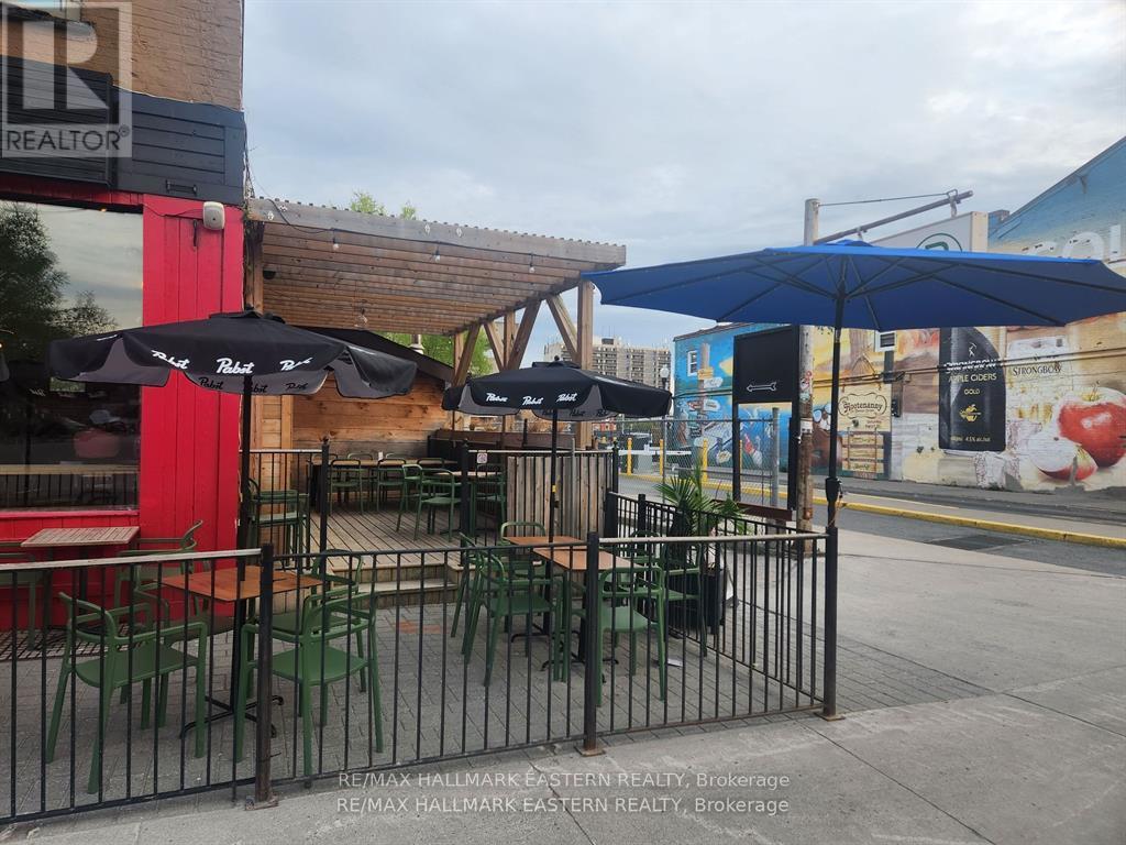 197b Hunter Street, Peterborough Central, Ontario  K9H 2L1 - Photo 2 - X12307585