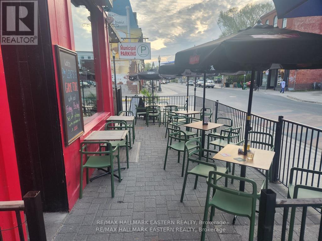 197b Hunter Street, Peterborough Central, Ontario  K9H 2L1 - Photo 3 - X12307585