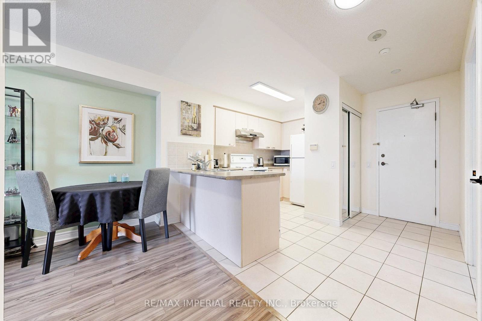 212 - 51 Times Avenue, Markham, Ontario  L3T 7X7 - Photo 12 - N12307526
