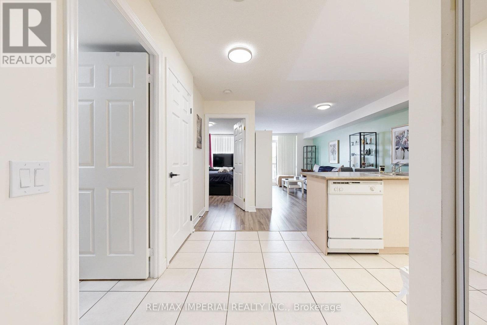 212 - 51 Times Avenue, Markham, Ontario  L3T 7X7 - Photo 6 - N12307526