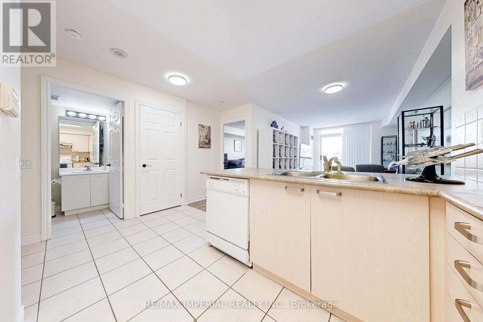 212 - 51 Times Avenue, Markham, Ontario  L3T 7X7 - Photo 9 - N12307526