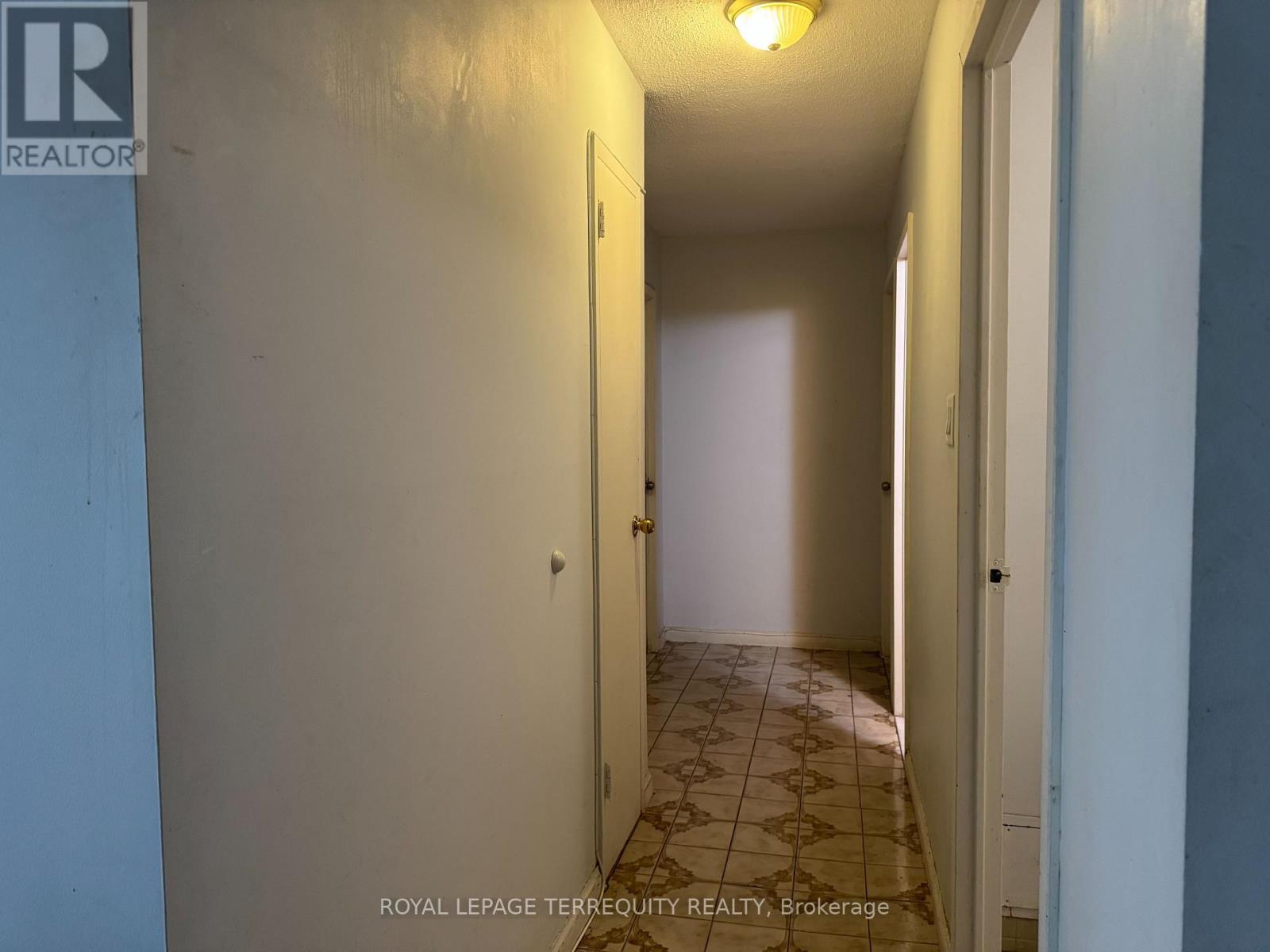 409 - 15 London Green Court, Toronto, Ontario  M3N 1K4 - Photo 10 - W12307500
