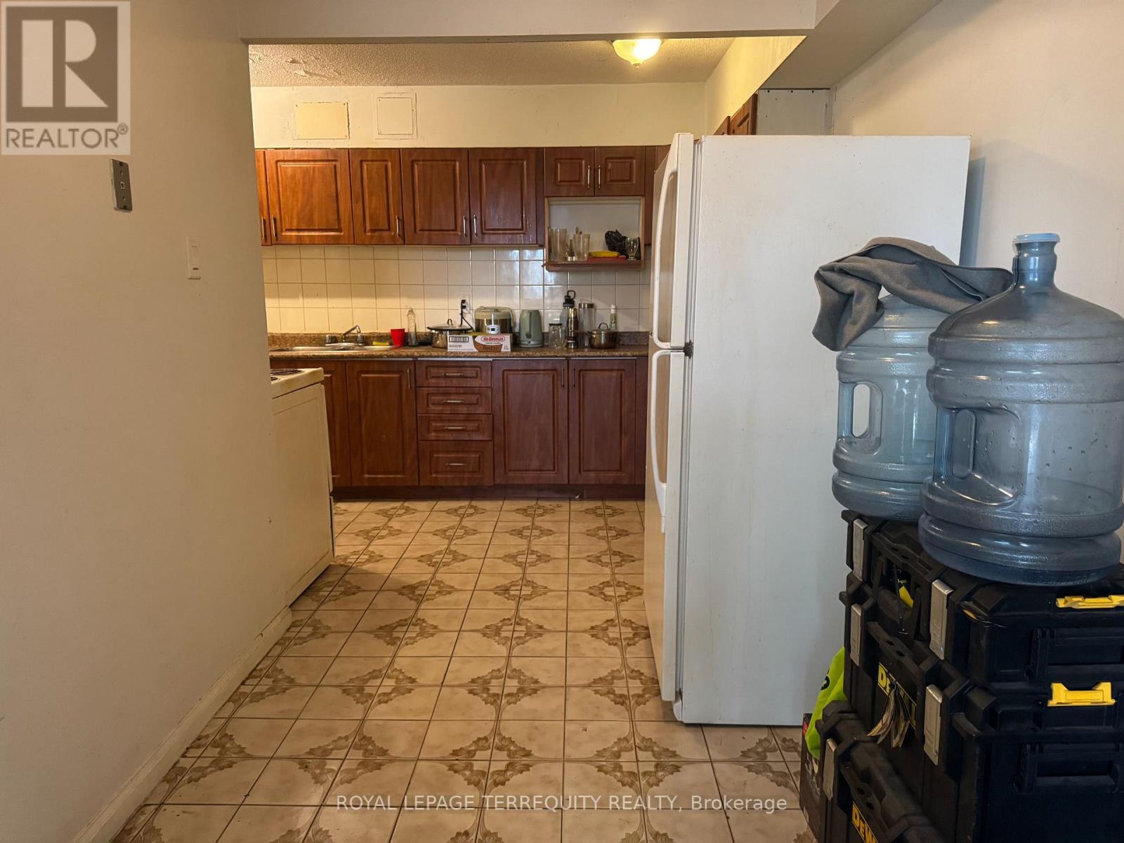 409 - 15 London Green Court, Toronto, Ontario  M3N 1K4 - Photo 7 - W12307500