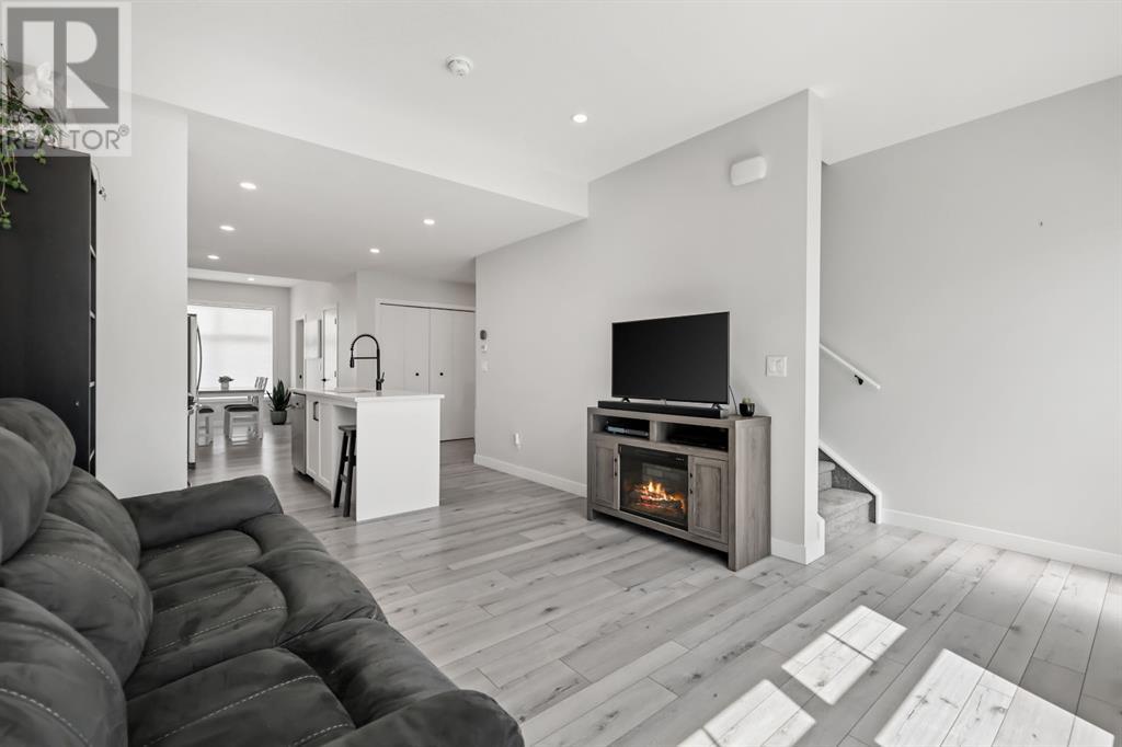 Property at 213 Les Jardins Park SE image 5