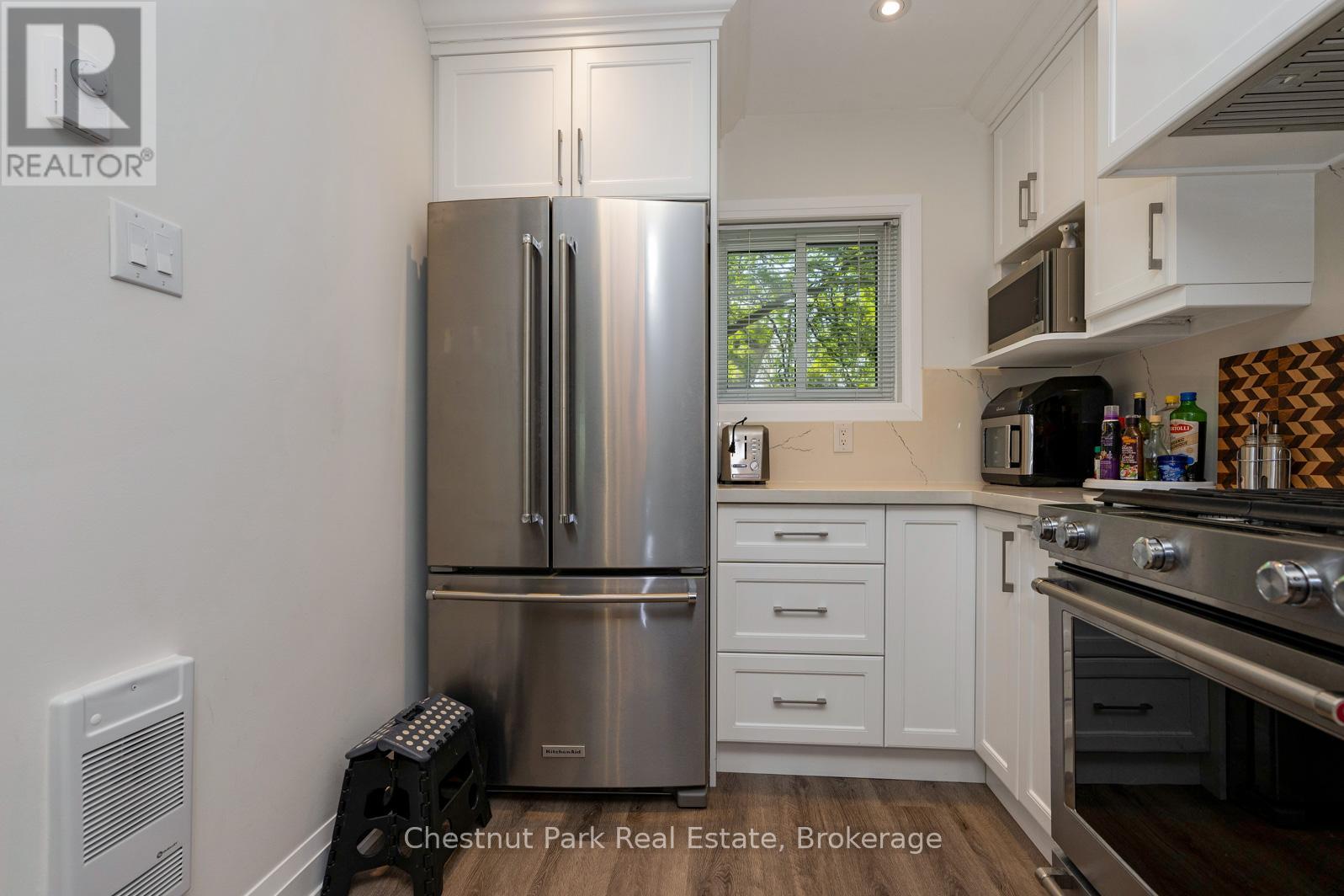 774 Johnston Park Avenue, Collingwood, Ontario  L9Y 5C7 - Photo 4 - S12306822