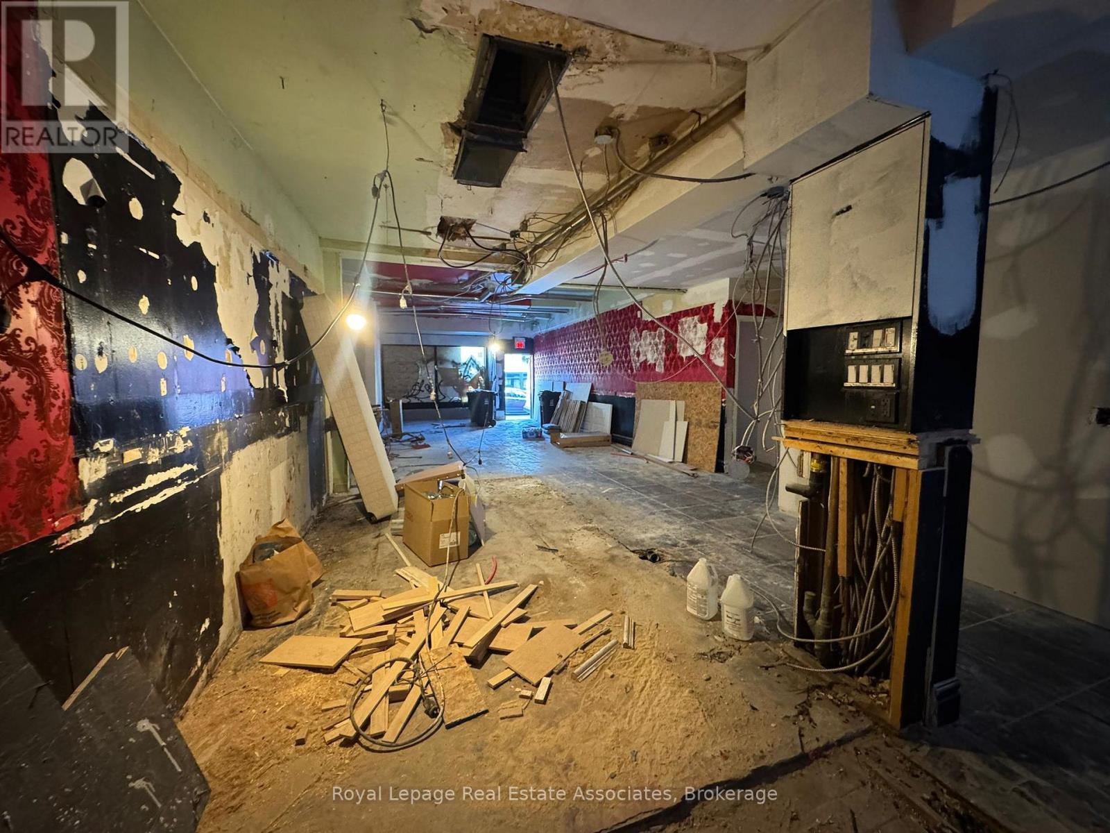 Main Floor - 200 Bathurst Street, Toronto, Ontario  M5T 2R8 - Photo 10 - C12307655