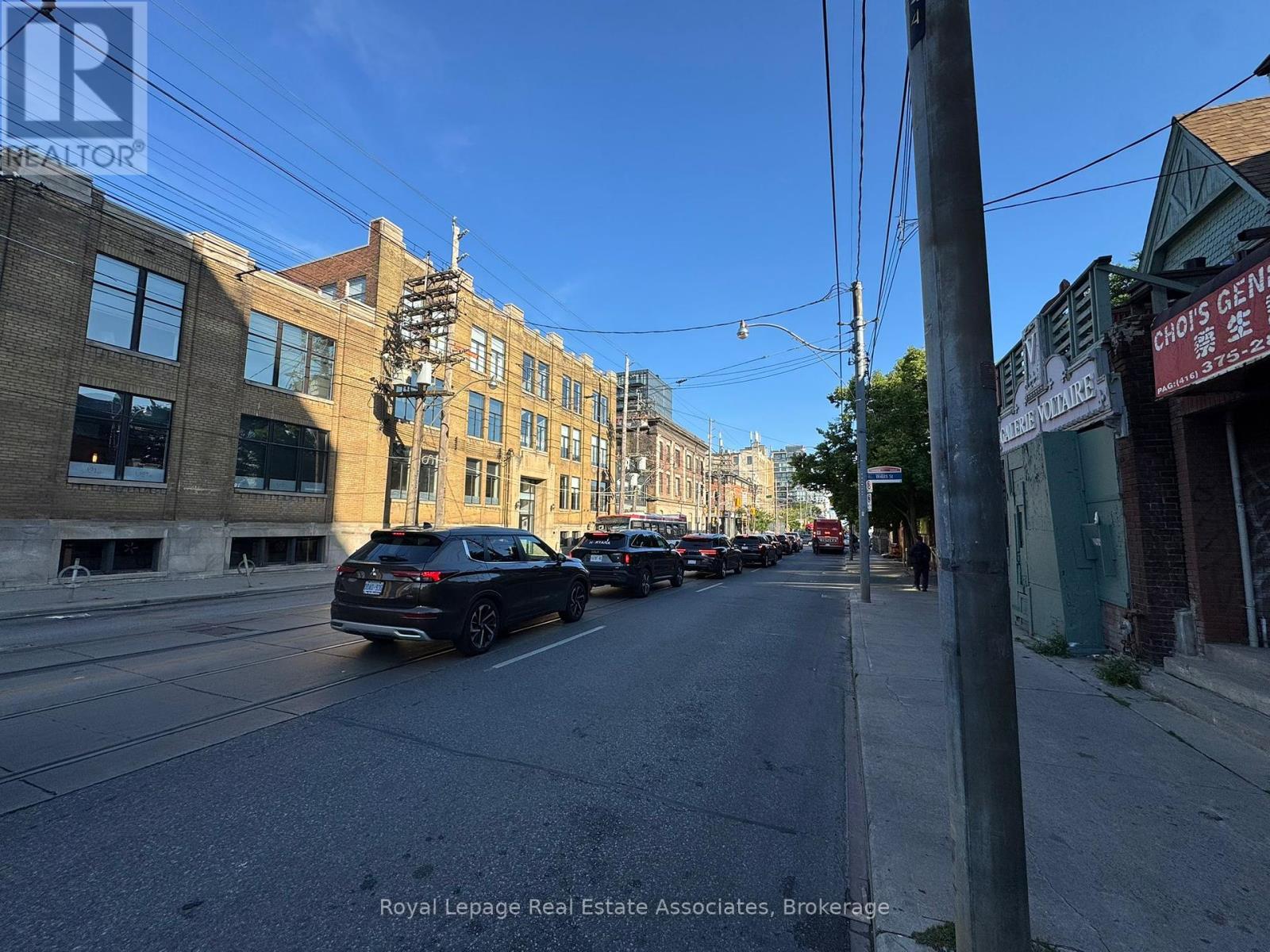 Main Floor - 200 Bathurst Street, Toronto, Ontario  M5T 2R8 - Photo 2 - C12307655