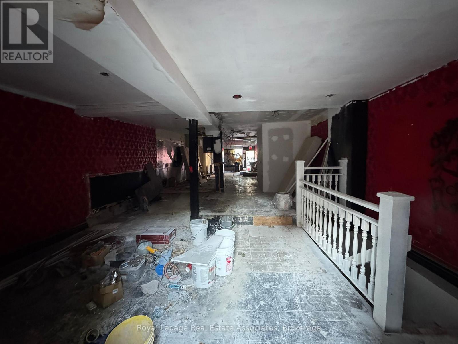 Main Floor - 200 Bathurst Street, Toronto, Ontario  M5T 2R8 - Photo 4 - C12307655