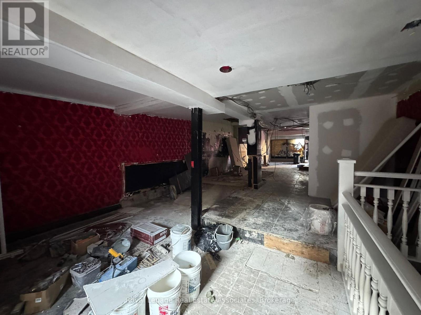Main Floor - 200 Bathurst Street, Toronto, Ontario  M5T 2R8 - Photo 6 - C12307655