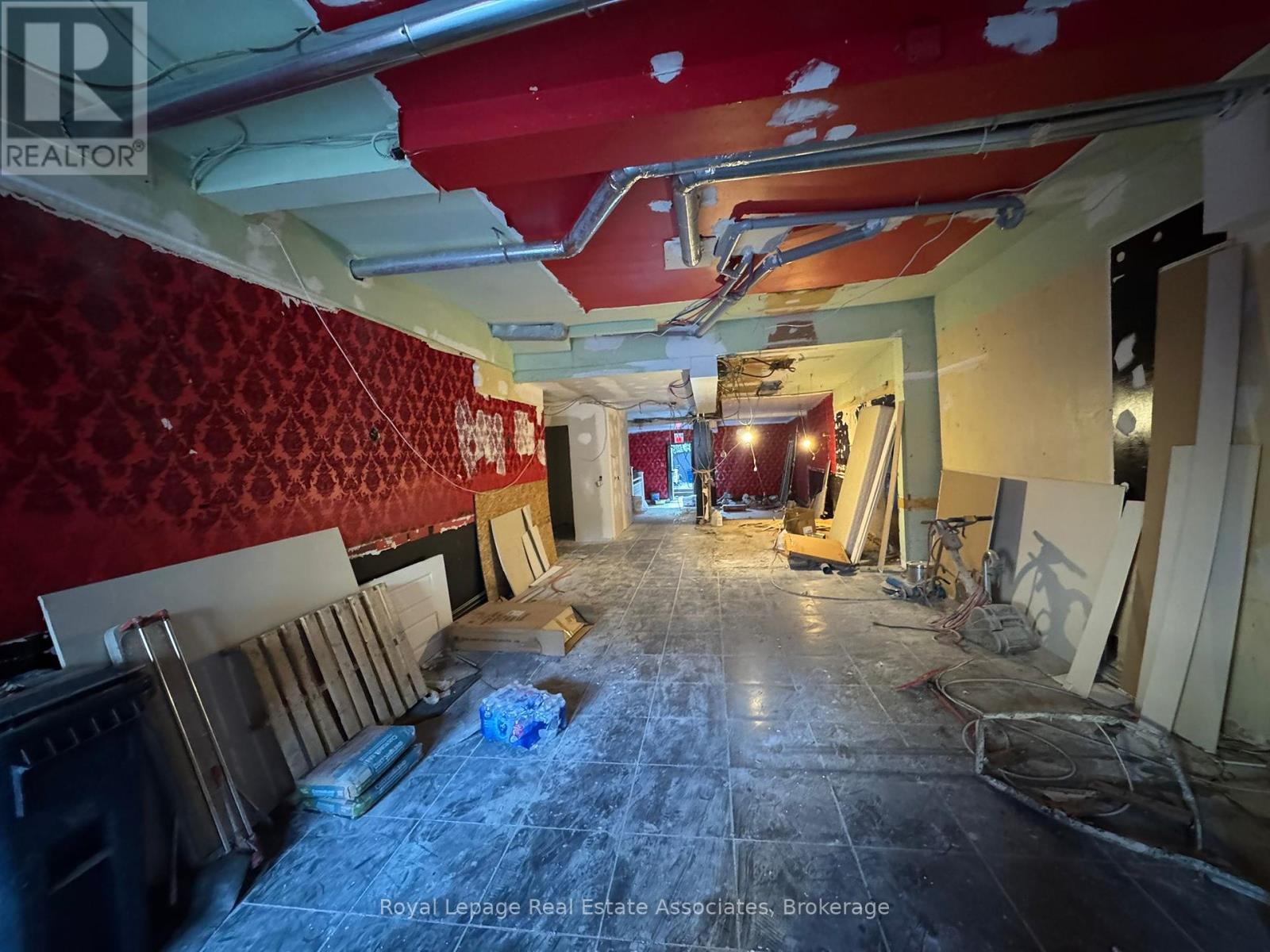Main Floor - 200 Bathurst Street, Toronto, Ontario  M5T 2R8 - Photo 7 - C12307655