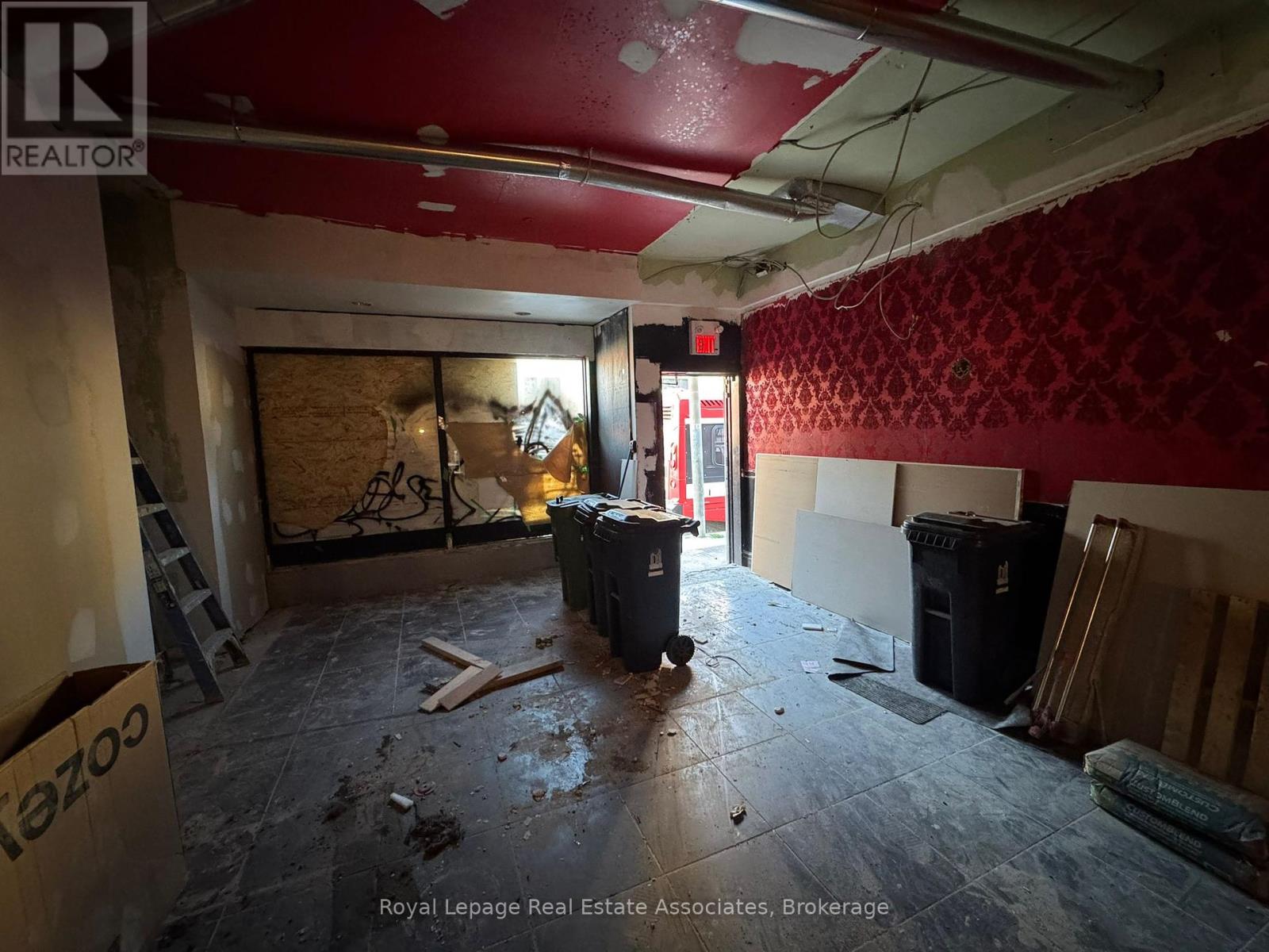 Main Floor - 200 Bathurst Street, Toronto, Ontario  M5T 2R8 - Photo 8 - C12307655