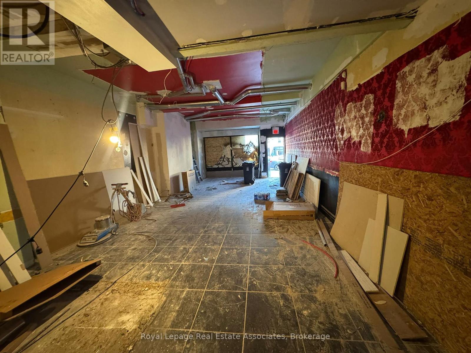 Main Floor - 200 Bathurst Street, Toronto, Ontario  M5T 2R8 - Photo 9 - C12307655