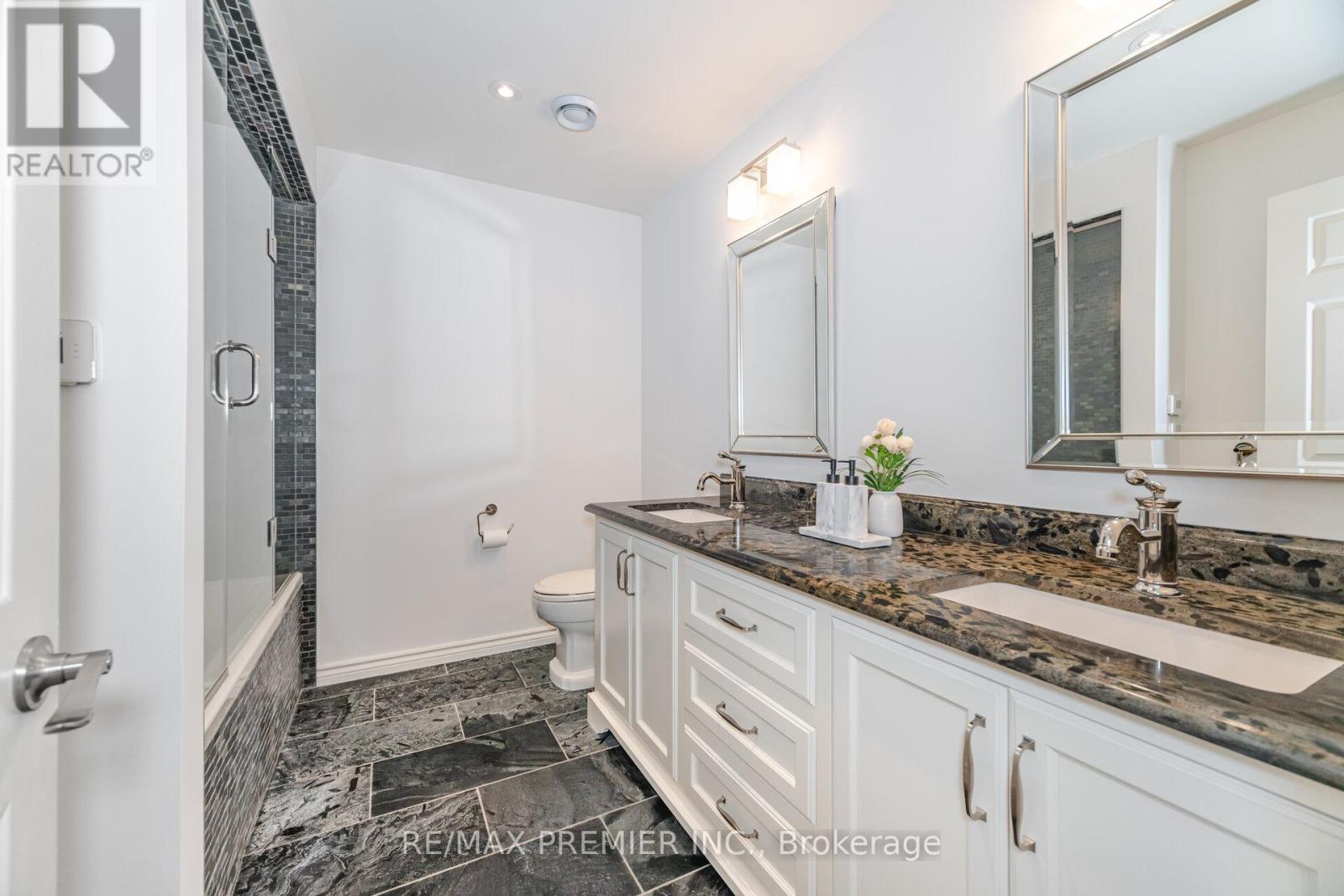 18 Ingleview Drive, Caledon, Ontario  L7C 1P3 - Photo 39 - W12307184