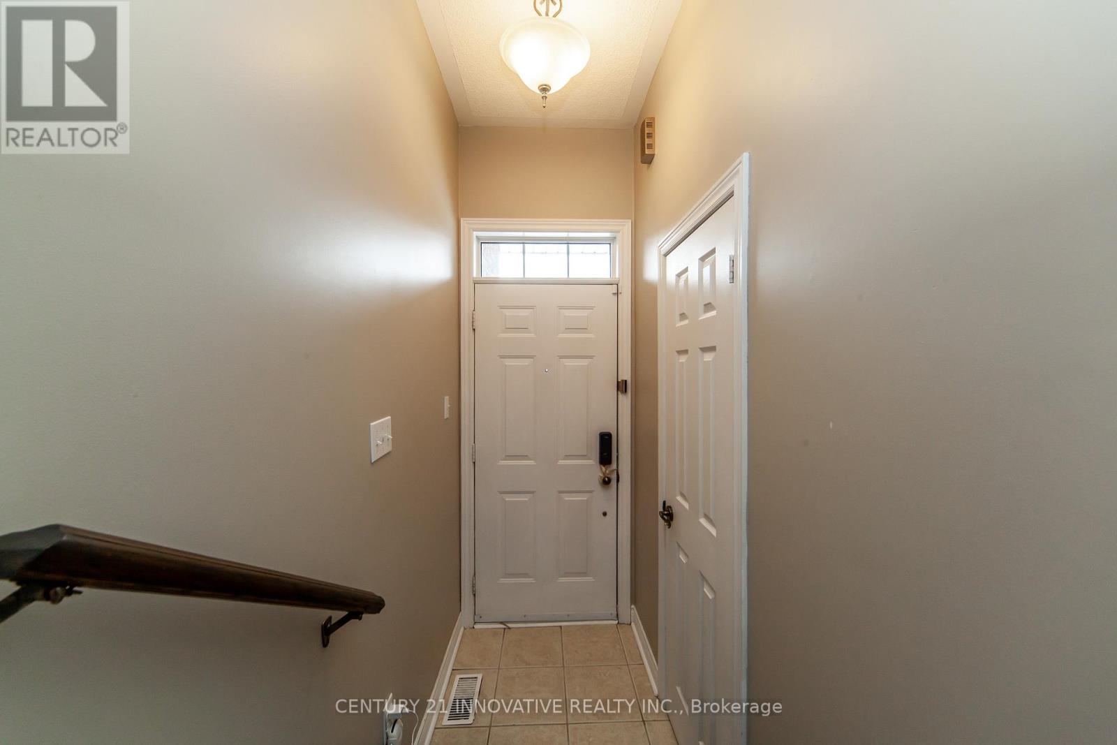Property at 18 GATEWAY COURT image 2