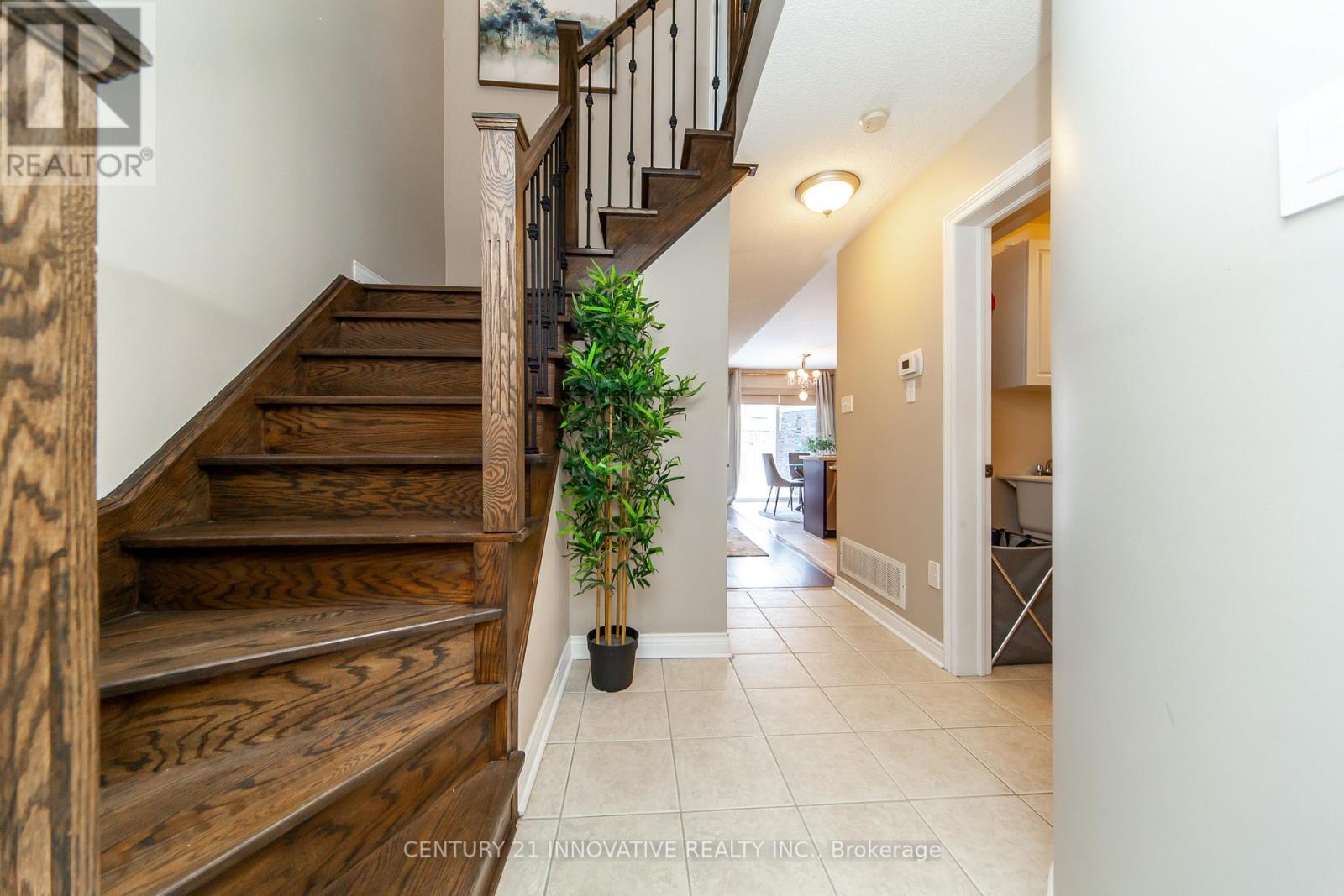 Property at 18 GATEWAY COURT image 3