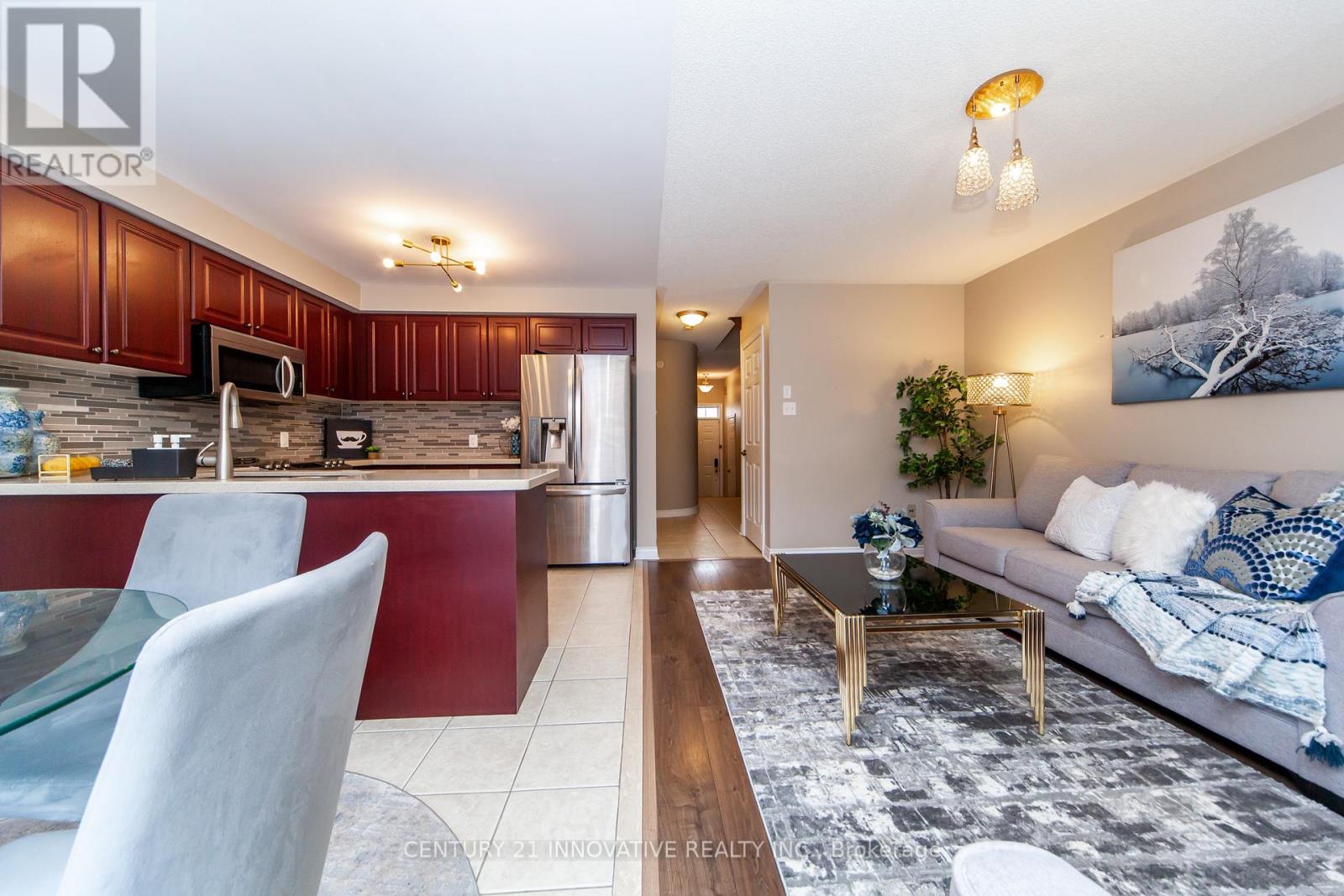 Property at 18 GATEWAY COURT image 5