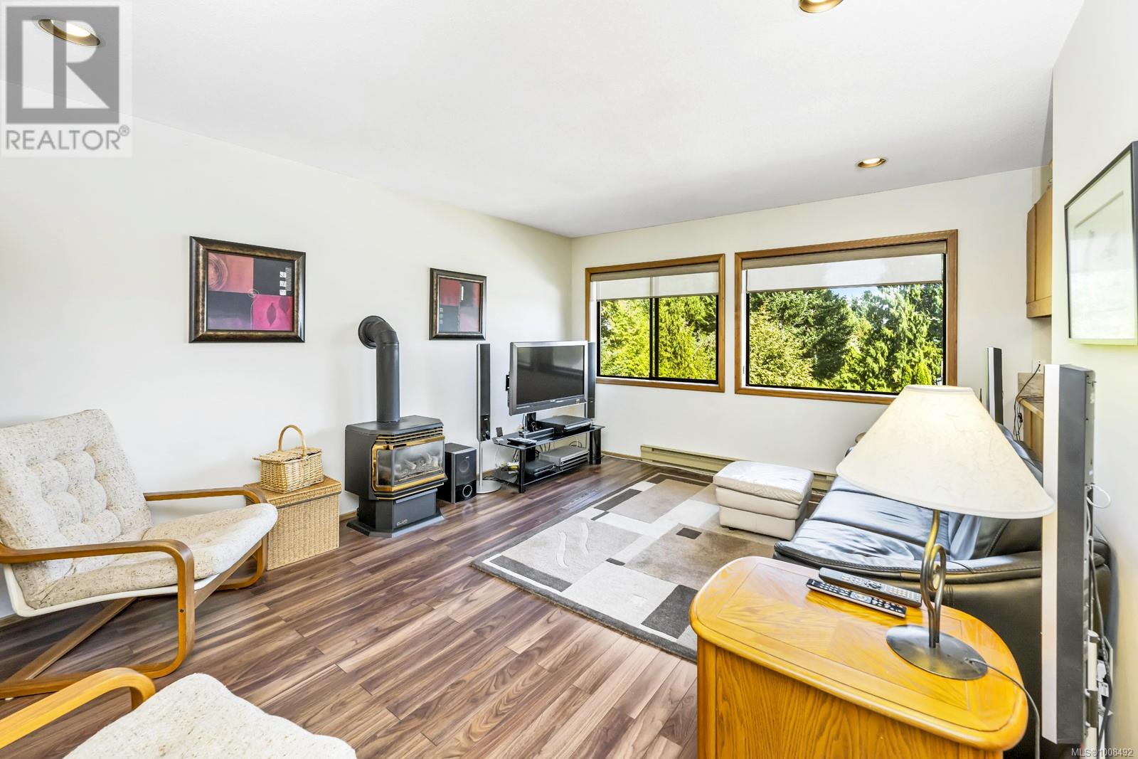 Property at 800 Seamist Pl image 5