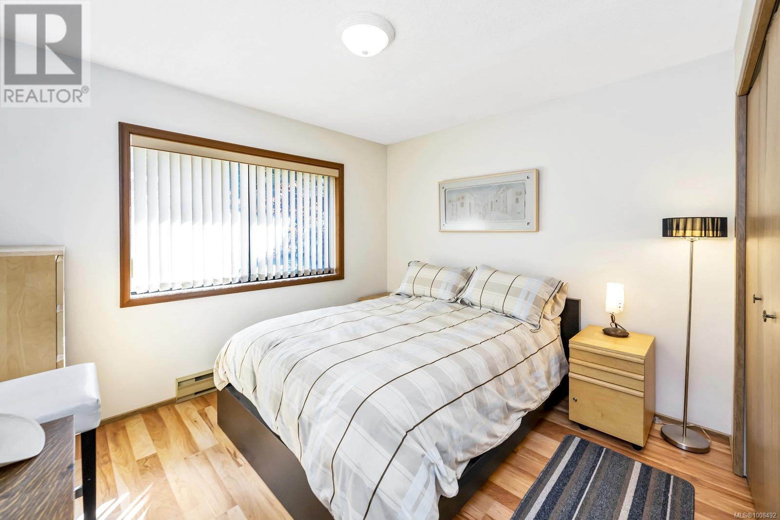 800 Seamist Pl, Saanich, British Columbia  V8Y 2R4 - Photo 8 - 1008492