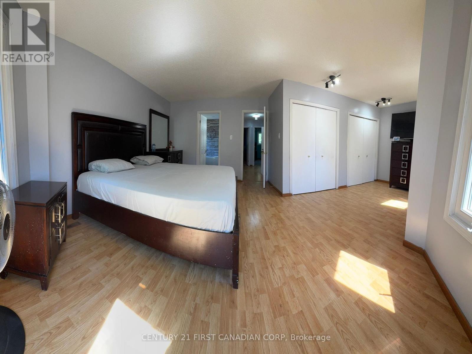 239 Edmunds Place, London South, Ontario  N5Z 4V9 - Photo 10 - X12307735