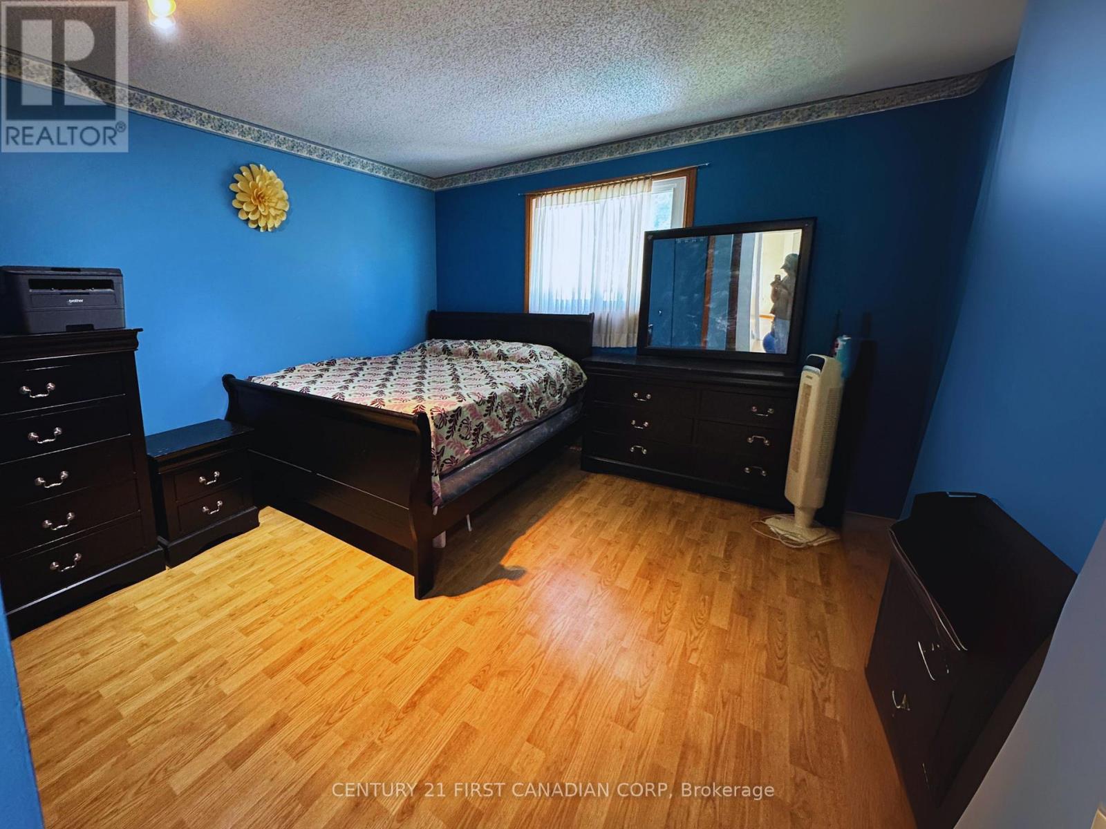 239 Edmunds Place, London South, Ontario  N5Z 4V9 - Photo 12 - X12307735