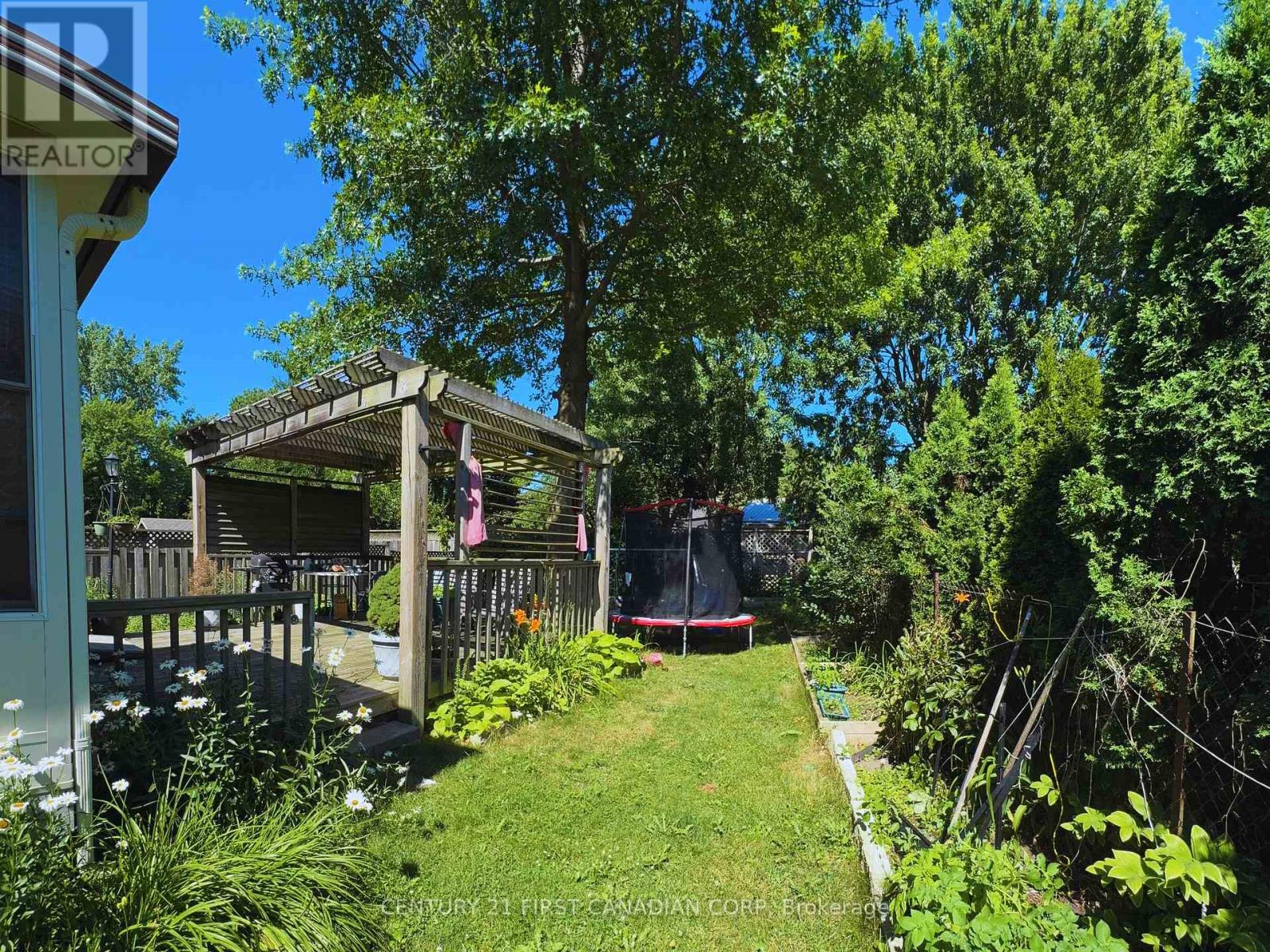 239 Edmunds Place, London South, Ontario  N5Z 4V9 - Photo 15 - X12307735