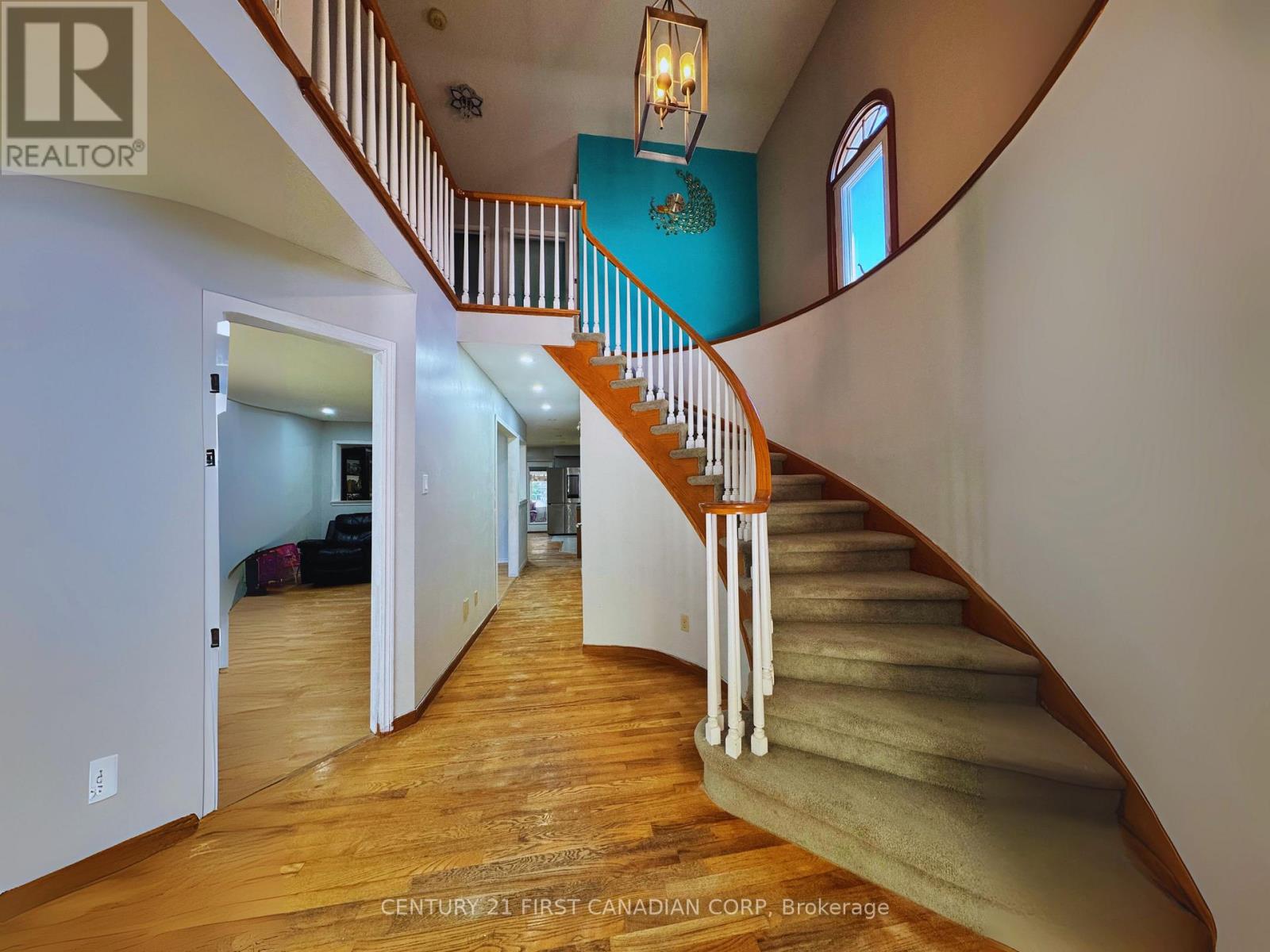 239 Edmunds Place, London South, Ontario  N5Z 4V9 - Photo 3 - X12307735