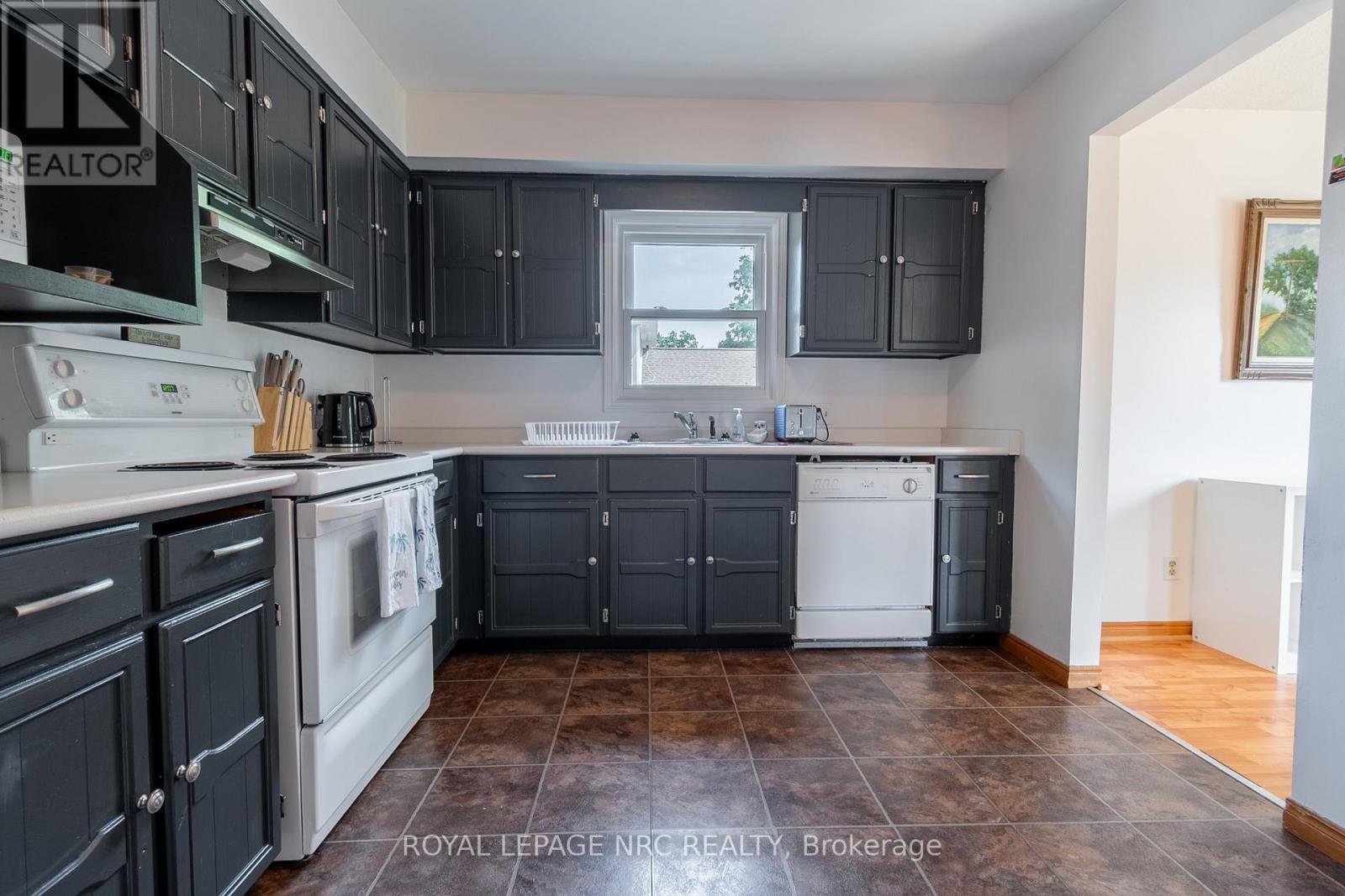 237 Dovercourt Road, Fort Erie, Ontario  L0S 1B0 - Photo 18 - X12307759