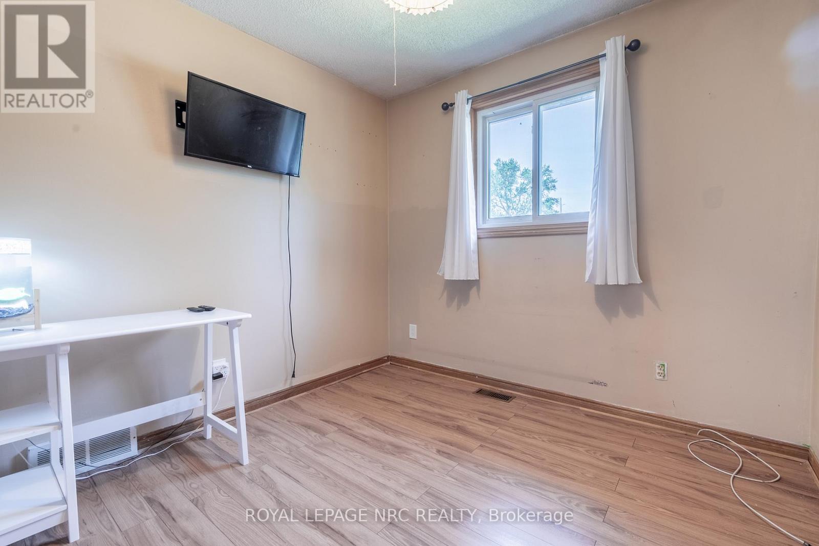 237 Dovercourt Road, Fort Erie, Ontario  L0S 1B0 - Photo 23 - X12307759