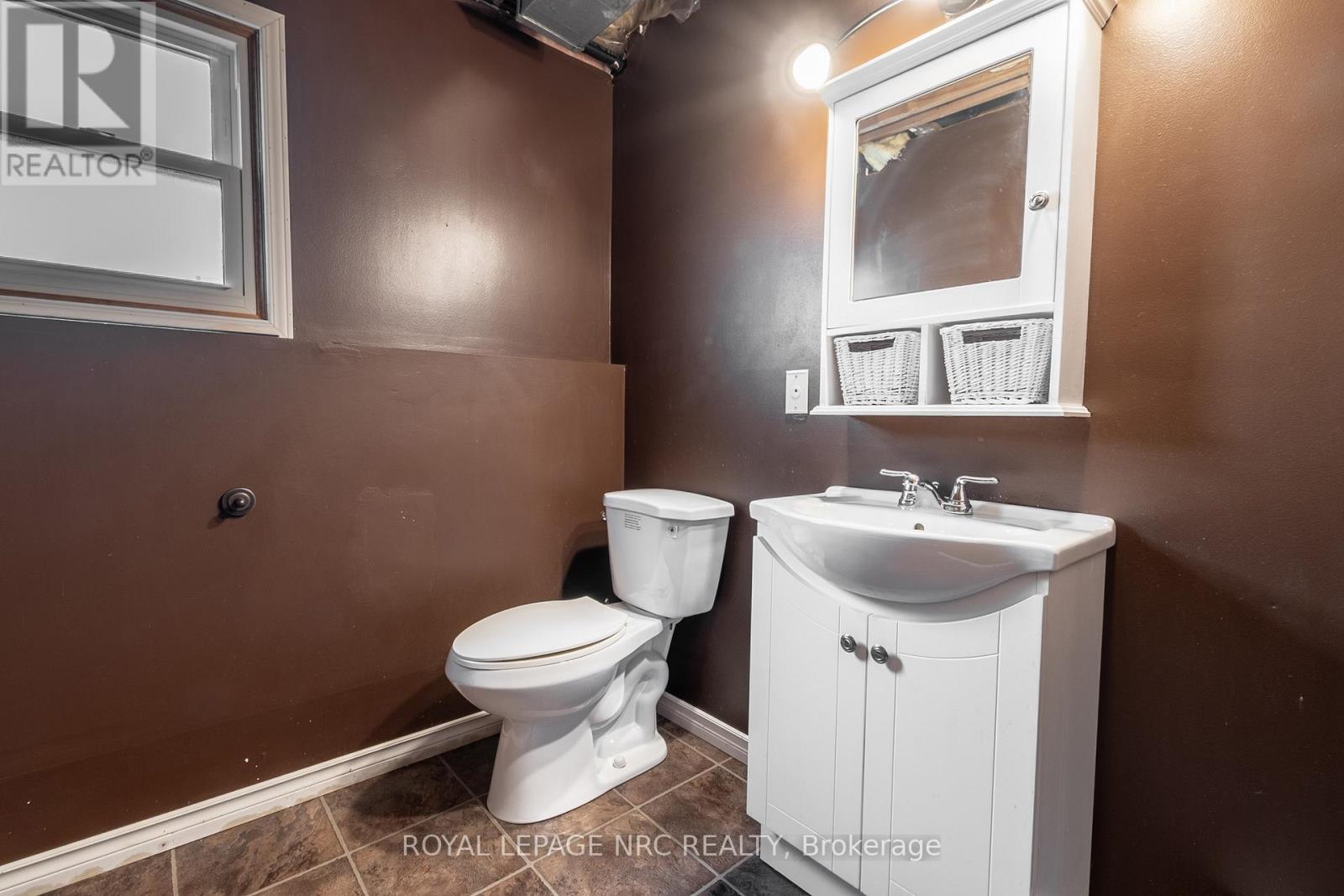 237 Dovercourt Road, Fort Erie, Ontario  L0S 1B0 - Photo 30 - X12307759