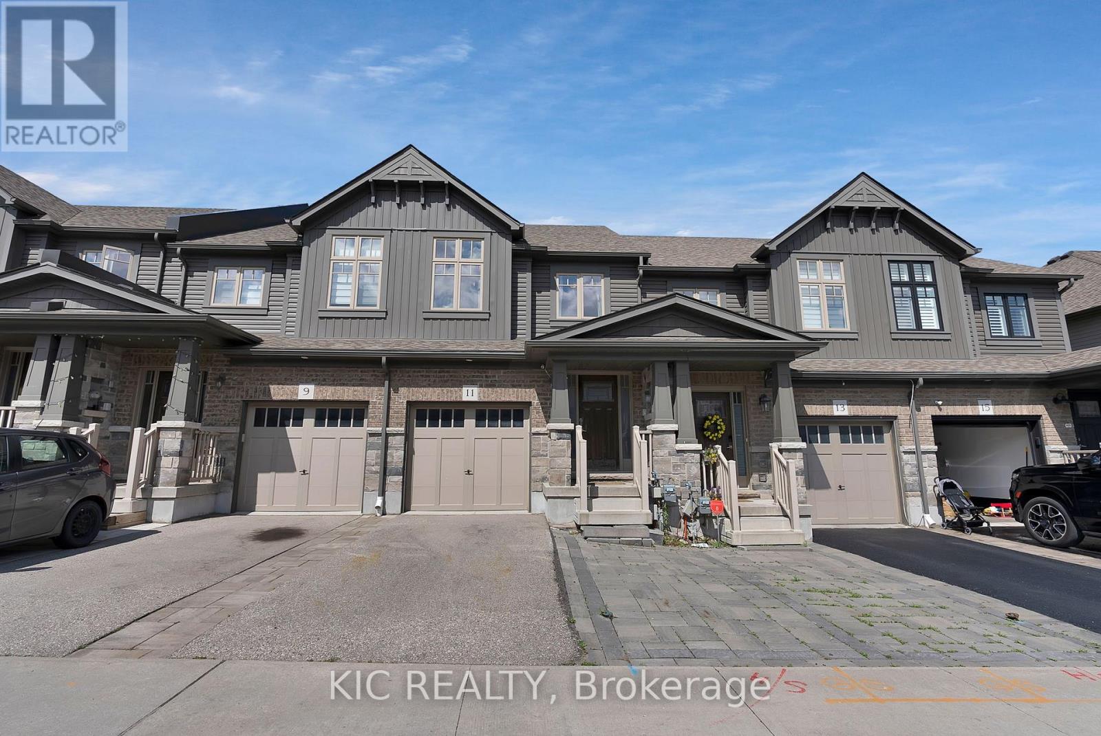 11 WINTERTON COURT, Orangeville, Ontario