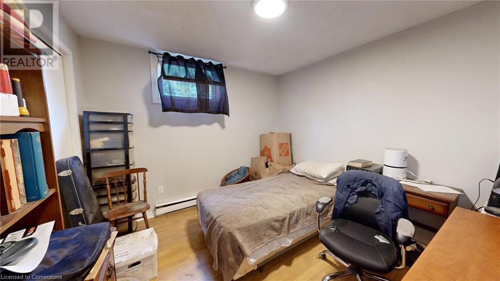 Photo 34 of 40 for 184 Simcoe Street