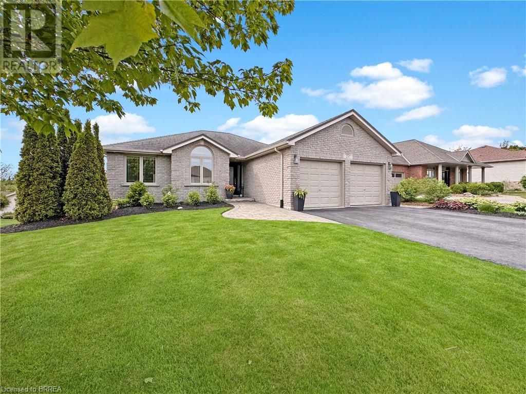 Property at 25 BRADBURY Crescent image 3