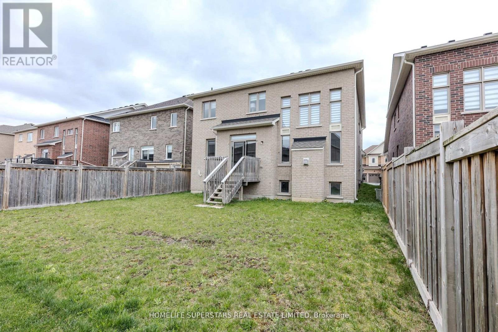 50 Romanelli Crescent, Bradford West Gwillimbury, Ontario  L3Z 0X7 - Photo 44 - N12216864