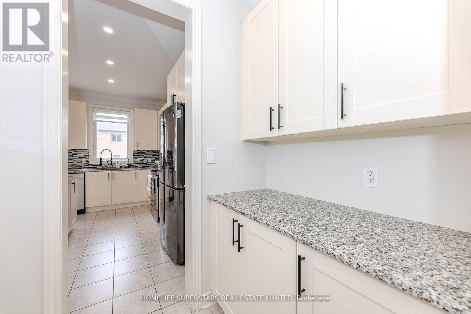 50 Romanelli Crescent, Bradford West Gwillimbury, Ontario  L3Z 0X7 - Photo 15 - N12216864